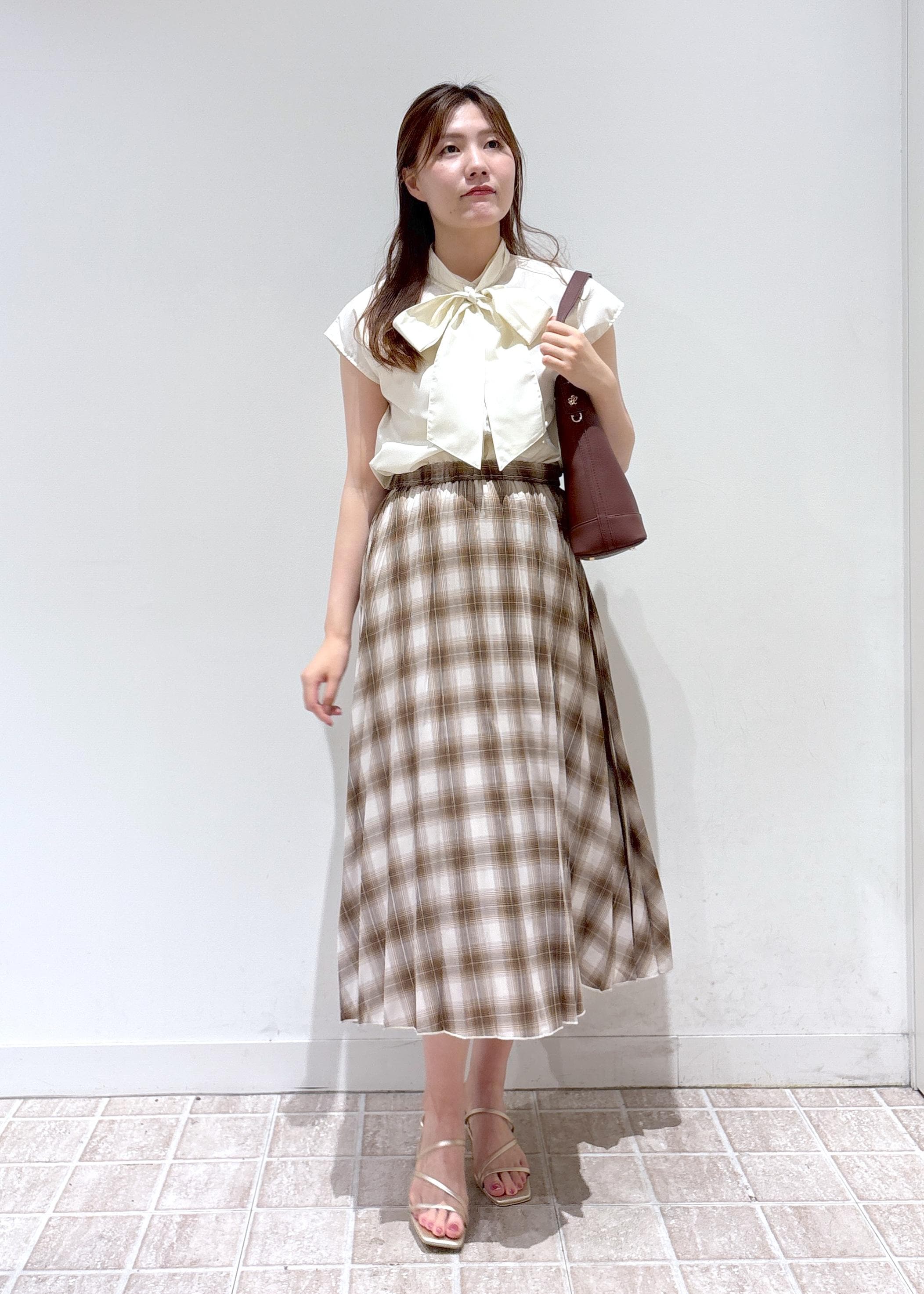 ROPE' PICNICの【防シワ】リボンフレンチスリーブシャツを使ったコーディネートを紹介します。｜Rakuten Fashion(楽天ファッション／旧楽天ブランドアベニュー)6117402