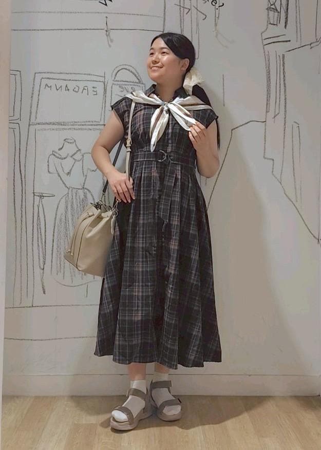 ROPE' PICNICのウエストタックチェックアソートワンピースを使ったコーディネートを紹介します。｜Rakuten Fashion(楽天ファッション／旧楽天ブランドアベニュー)6117445