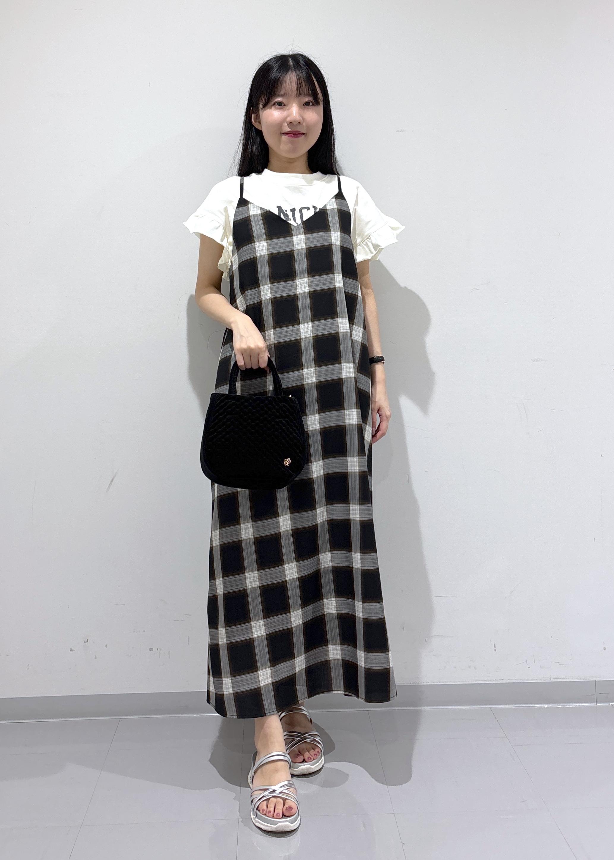 ROPE' PICNICのオンブレチェックキャミソールワンピースを使ったコーディネートを紹介します。｜Rakuten Fashion(楽天ファッション／旧楽天ブランドアベニュー)6117457