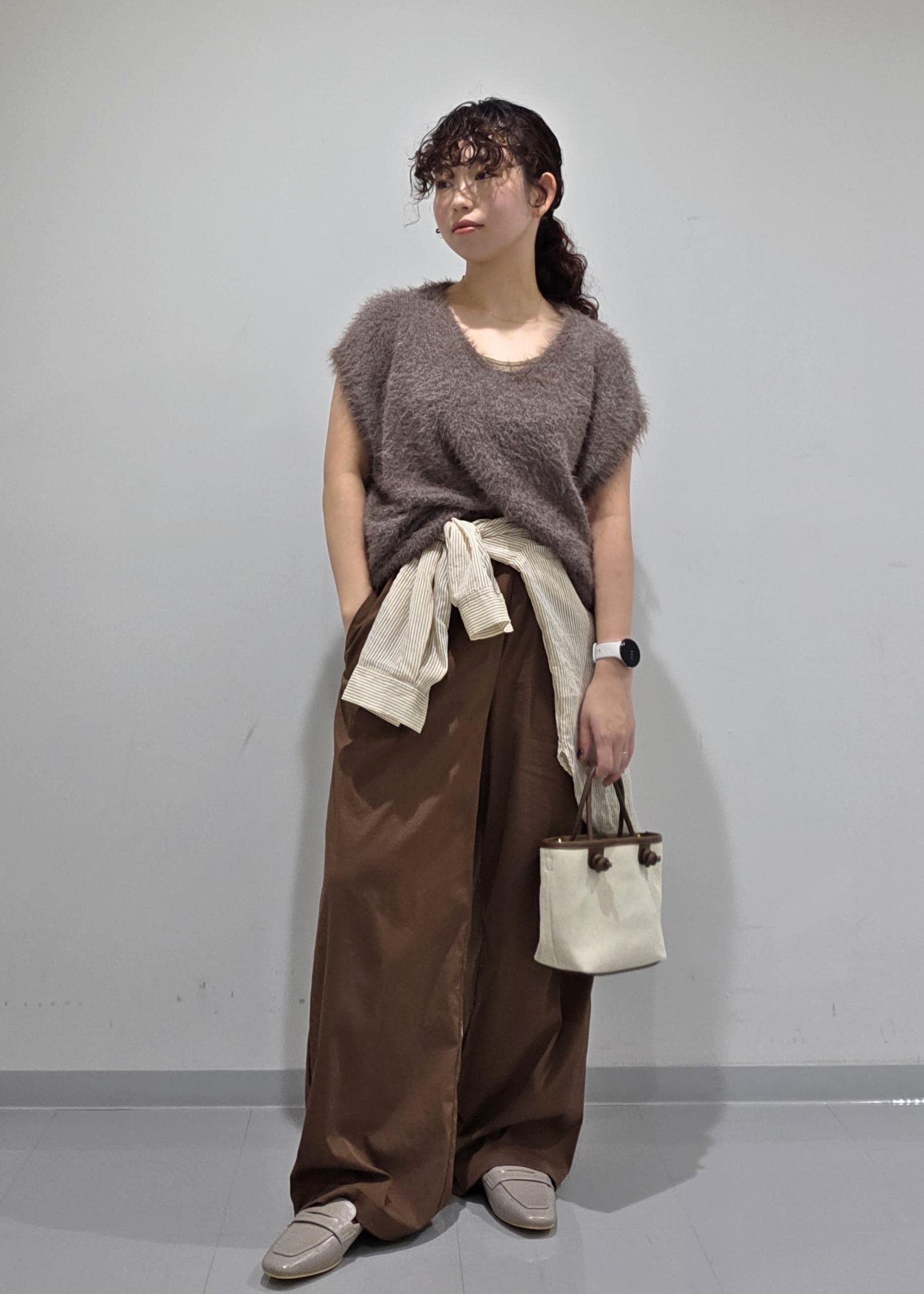 ROPE' PICNICの着丈が選べるバンドカラーストライプシアーシャツを使ったコーディネートを紹介します。｜Rakuten Fashion(楽天ファッション／旧楽天ブランドアベニュー)6117479