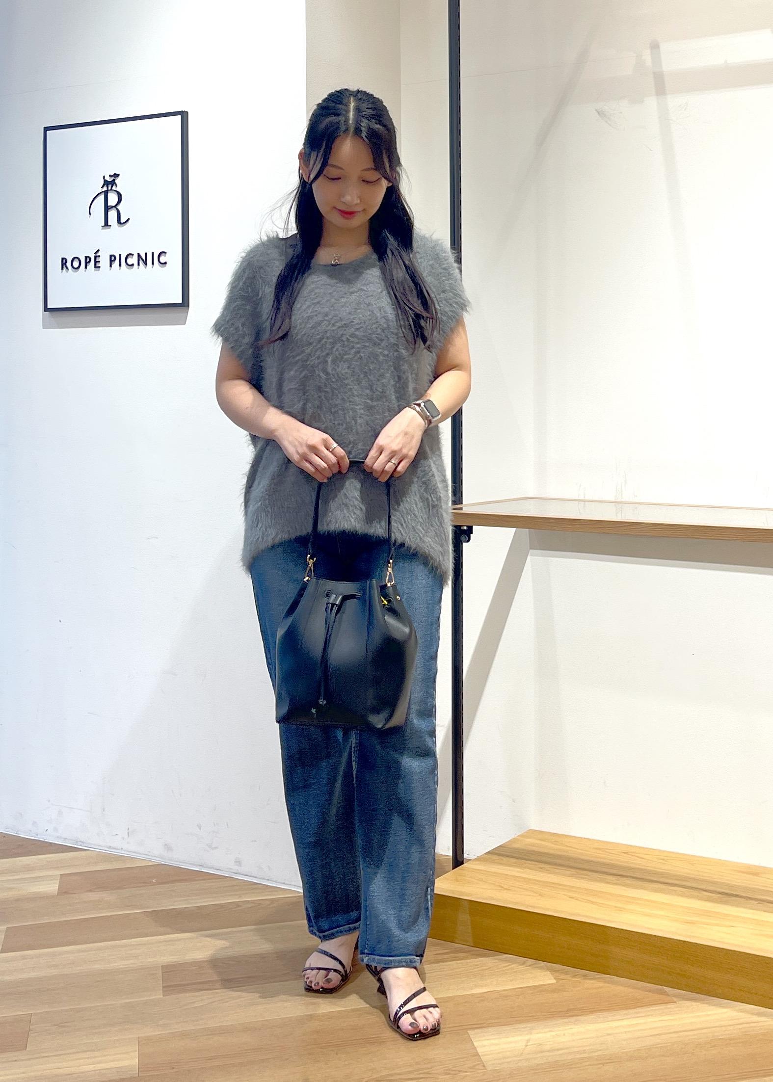 ROPE' PICNICのシャギーニットベストを使ったコーディネートを紹介します。｜Rakuten Fashion(楽天ファッション／旧楽天ブランドアベニュー)6117488