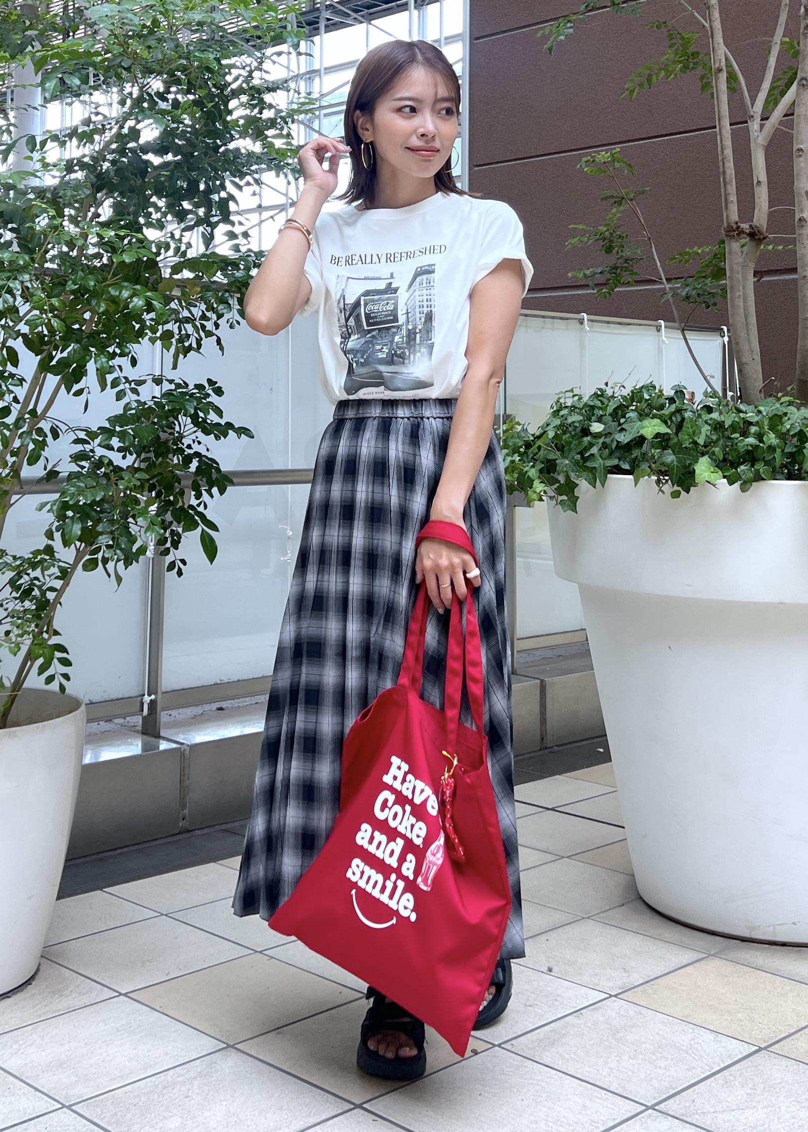 ROPE' PICNICの【Coca-Cola】【汗染み加工】アソートグラフィックTシャツを使ったコーディネートを紹介します。｜Rakuten Fashion(楽天ファッション／旧楽天ブランドアベニュー)6117438