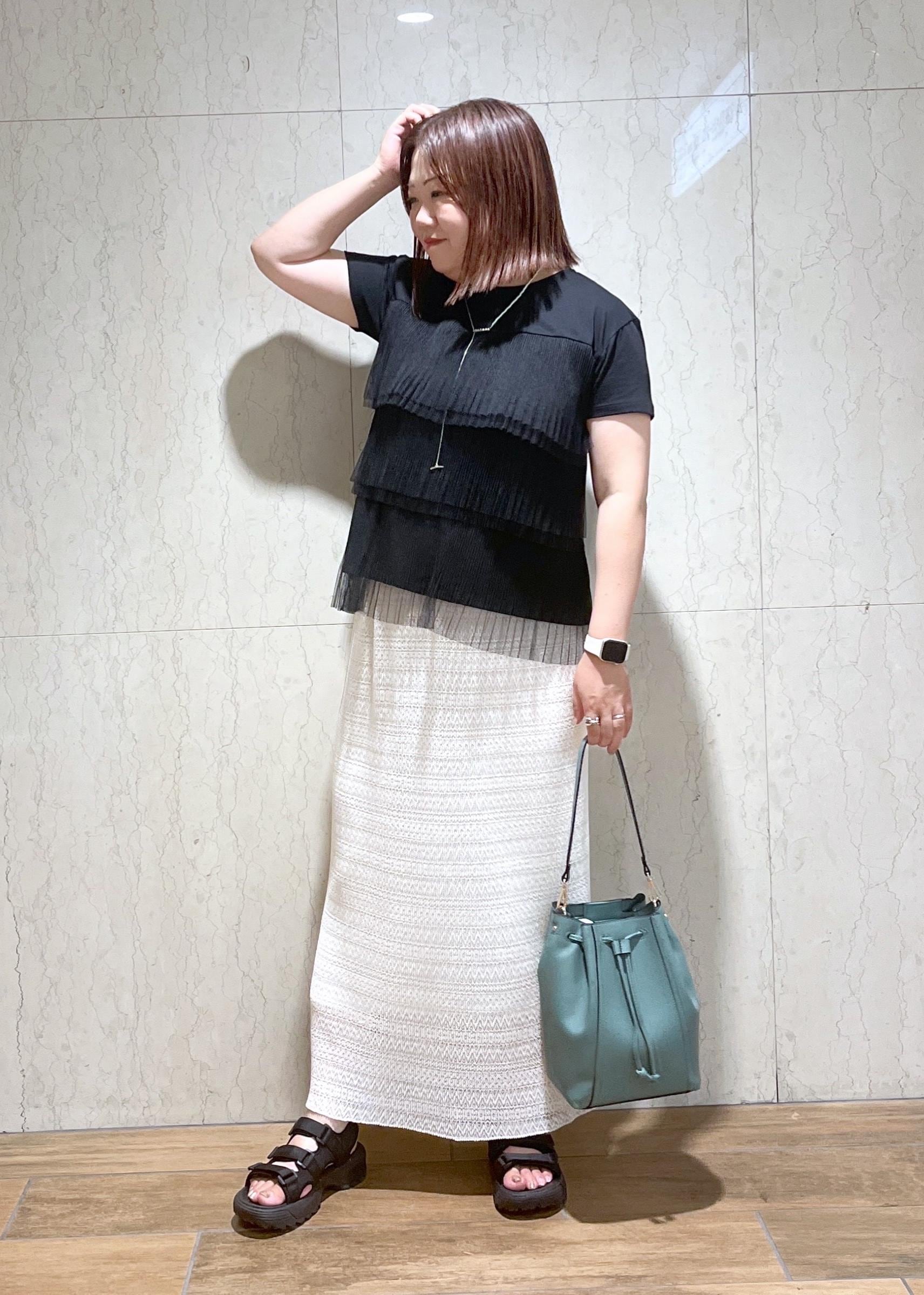 ROPE' PICNICのプリーツチュールドッキングTシャツを使ったコーディネートを紹介します。｜Rakuten Fashion(楽天ファッション／旧楽天ブランドアベニュー)6117499