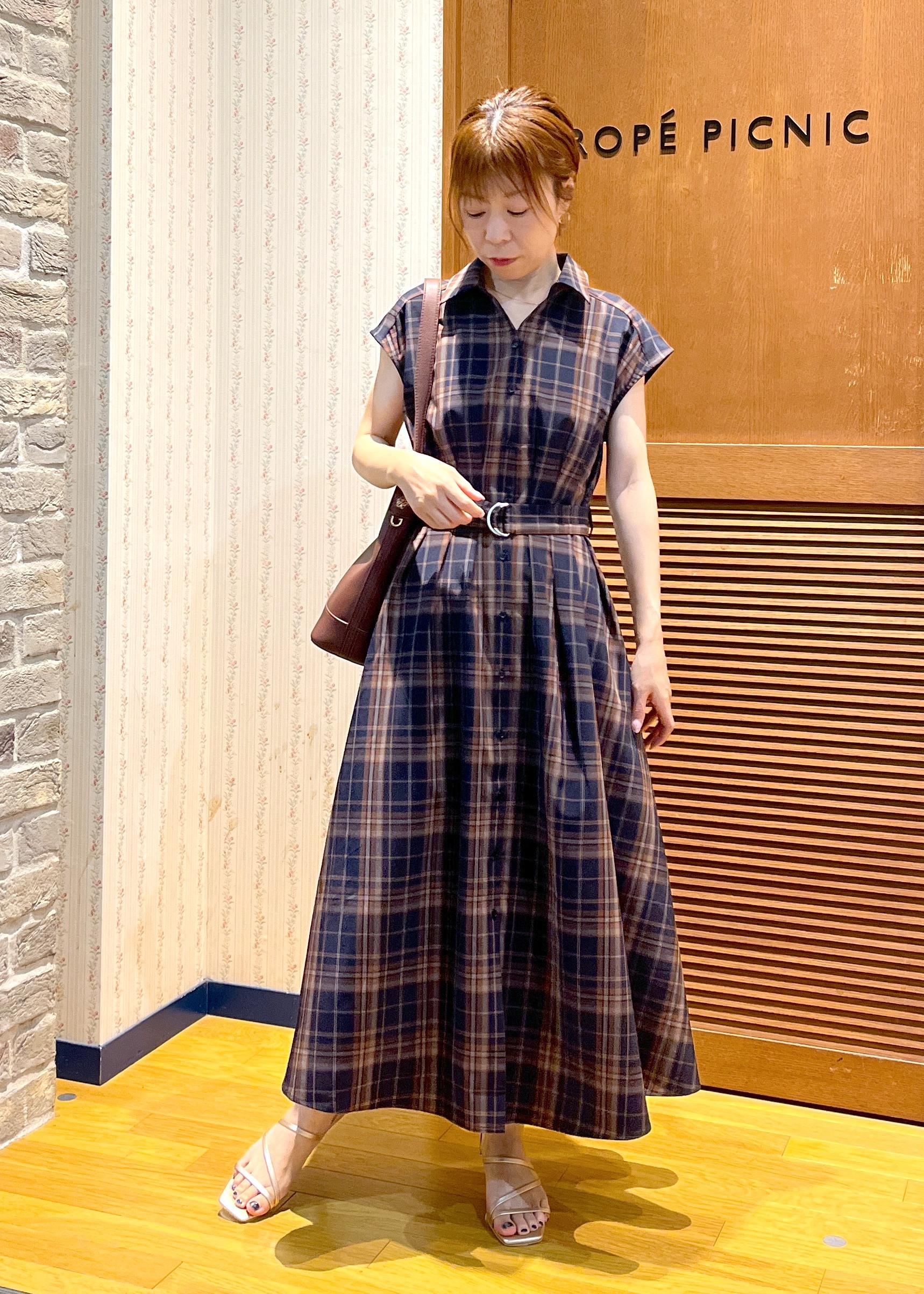 ROPE' PICNICのウエストタックチェックアソートワンピースを使ったコーディネートを紹介します。｜Rakuten Fashion(楽天ファッション／旧楽天ブランドアベニュー)6117529