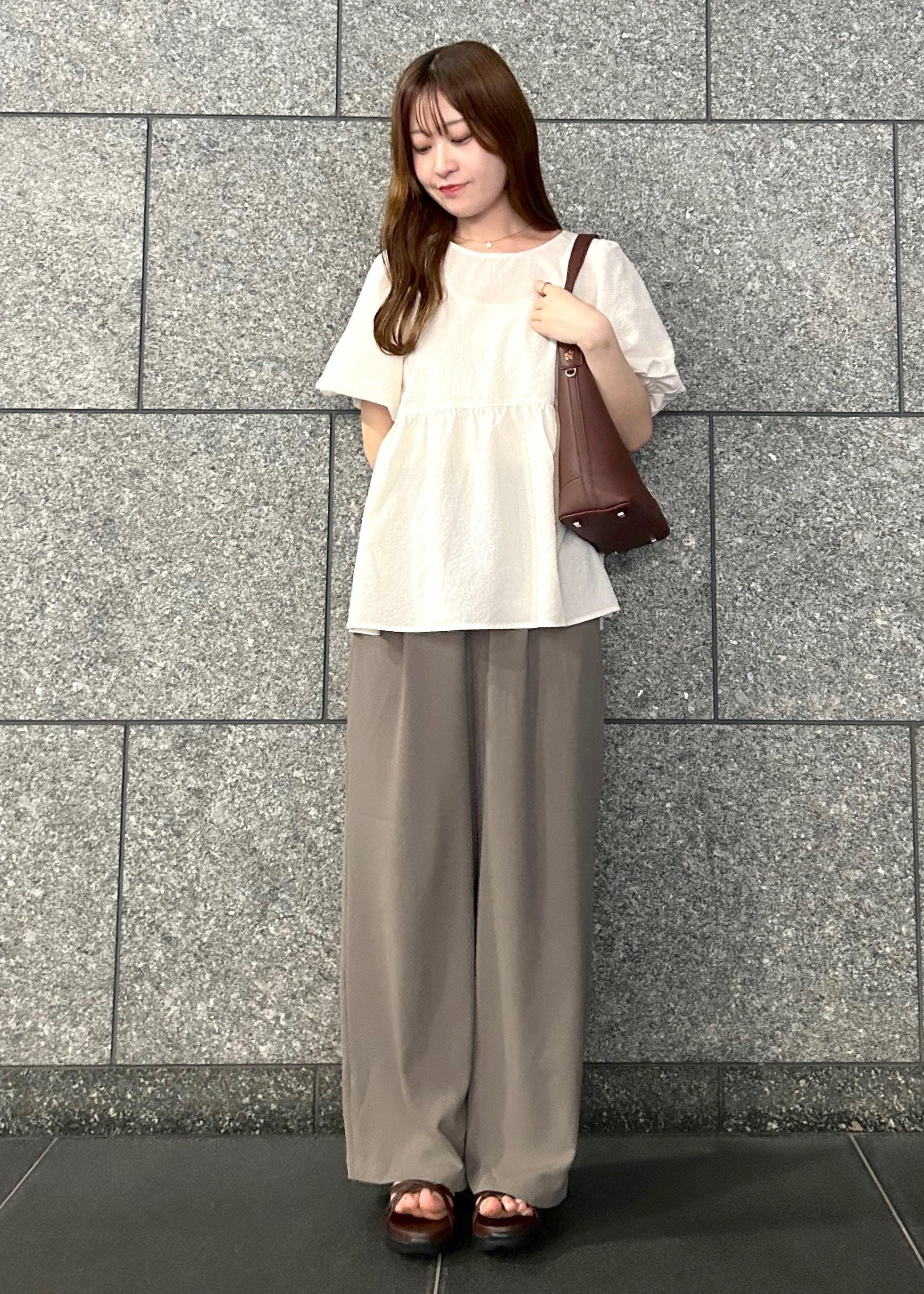 ROPE' PICNICのバルーンペプラムブラウスを使ったコーディネートを紹介します。｜Rakuten Fashion(楽天ファッション／旧楽天ブランドアベニュー)6117572