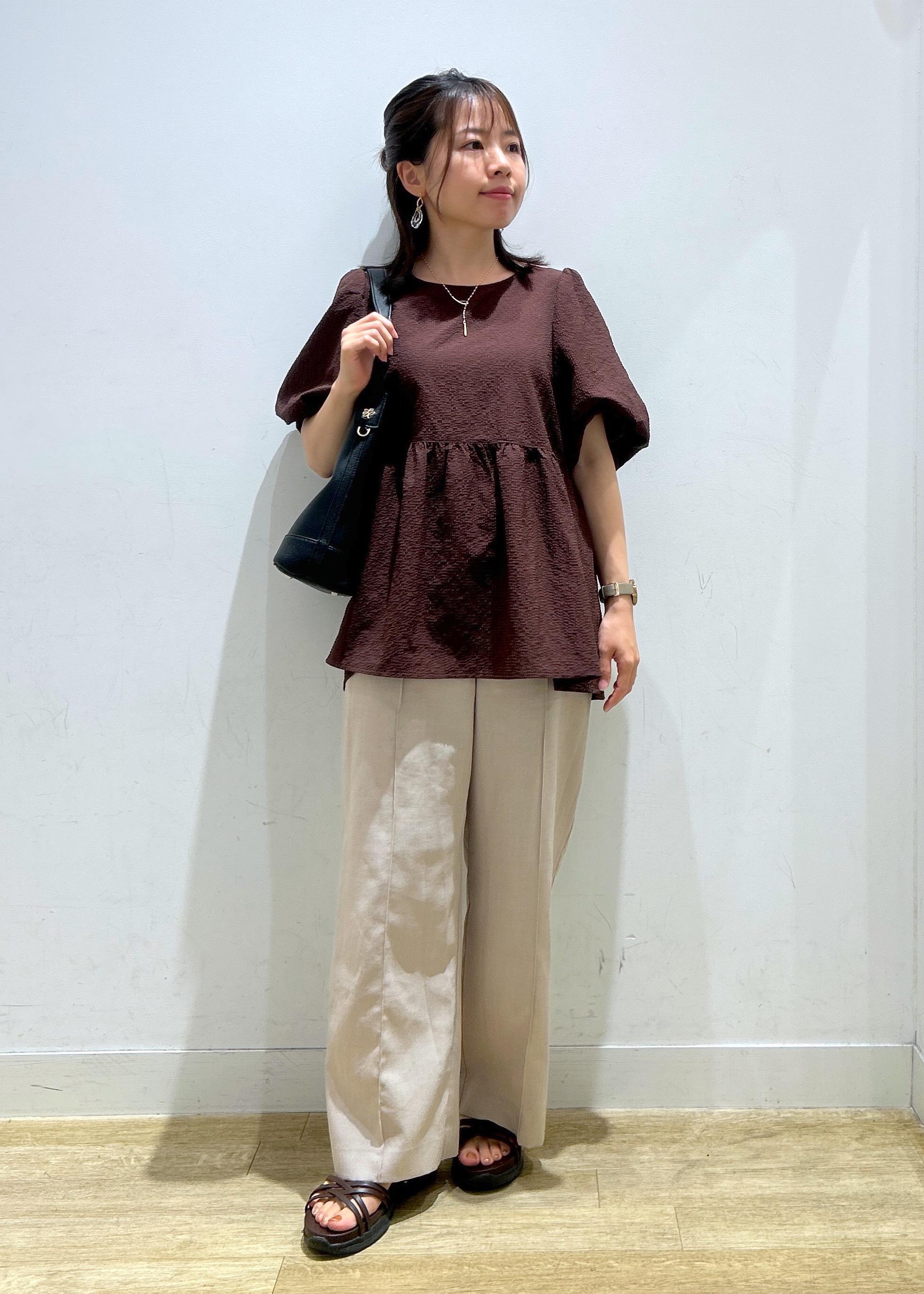 ROPE' PICNICのバルーンペプラムブラウスを使ったコーディネートを紹介します。｜Rakuten Fashion(楽天ファッション／旧楽天ブランドアベニュー)6117596