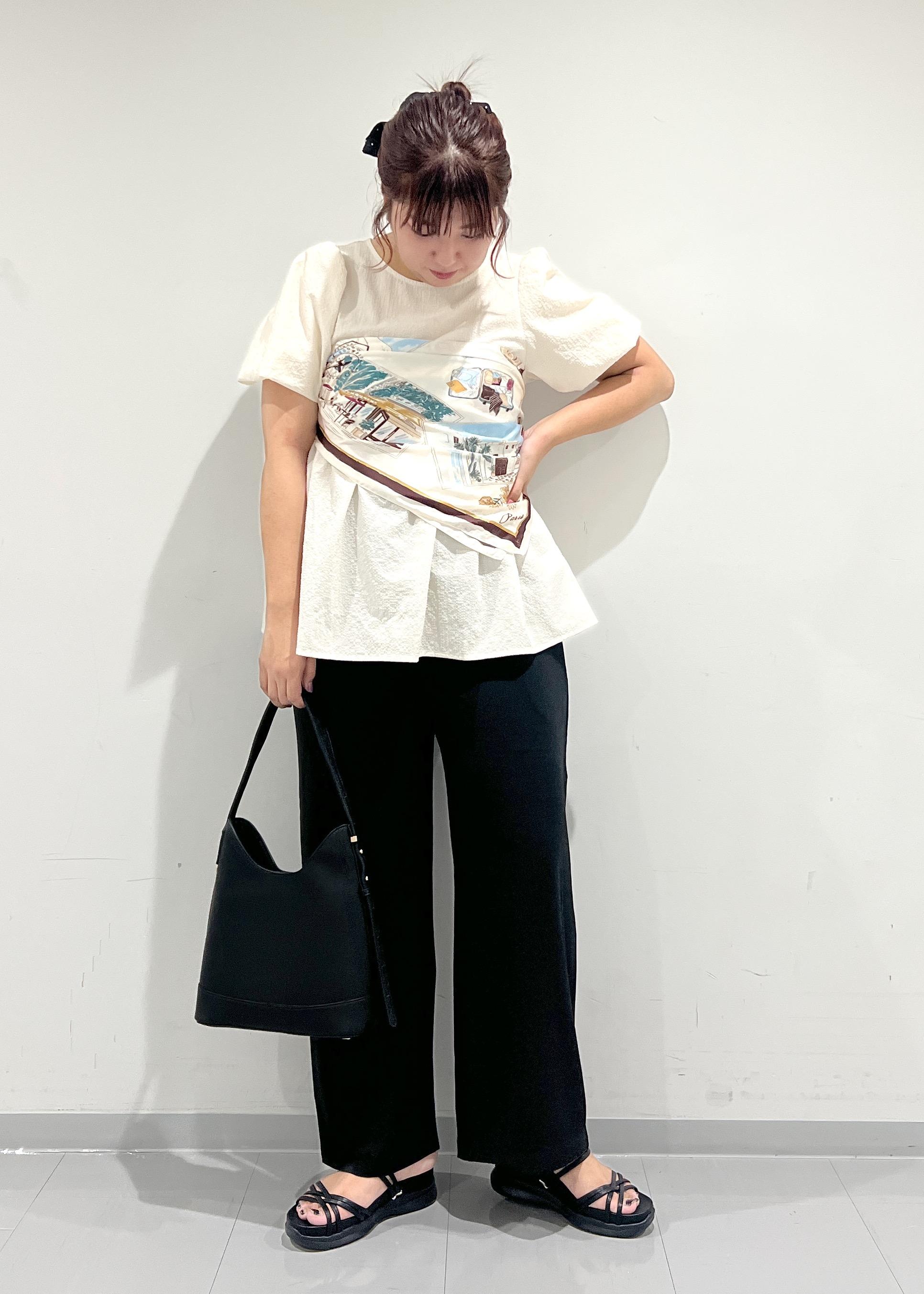 ROPE' PICNICのバルーンペプラムブラウスを使ったコーディネートを紹介します。｜Rakuten Fashion(楽天ファッション／旧楽天ブランドアベニュー)6117601