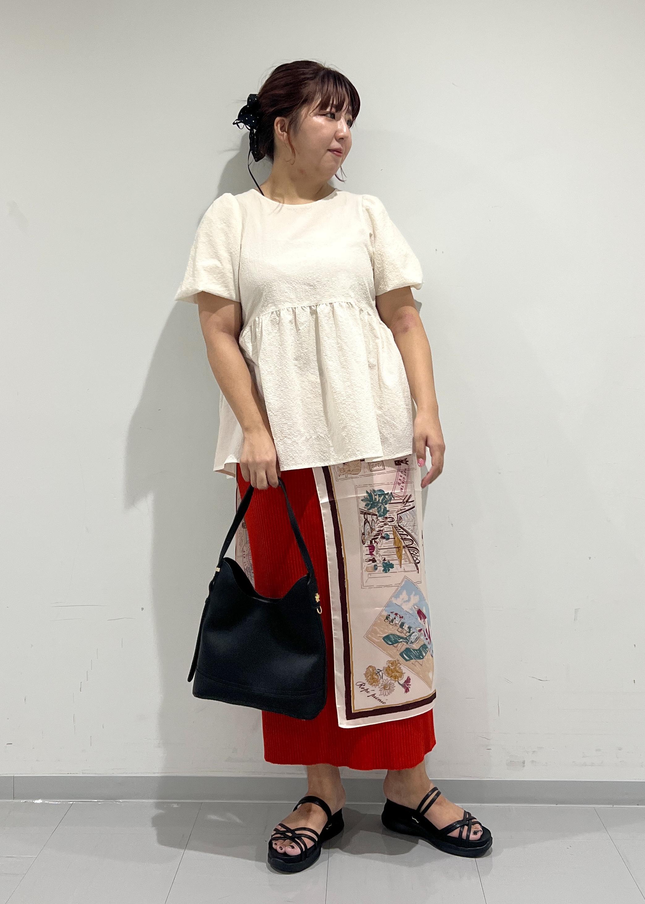 ROPE' PICNICのバルーンペプラムブラウスを使ったコーディネートを紹介します。｜Rakuten Fashion(楽天ファッション／旧楽天ブランドアベニュー)6117602