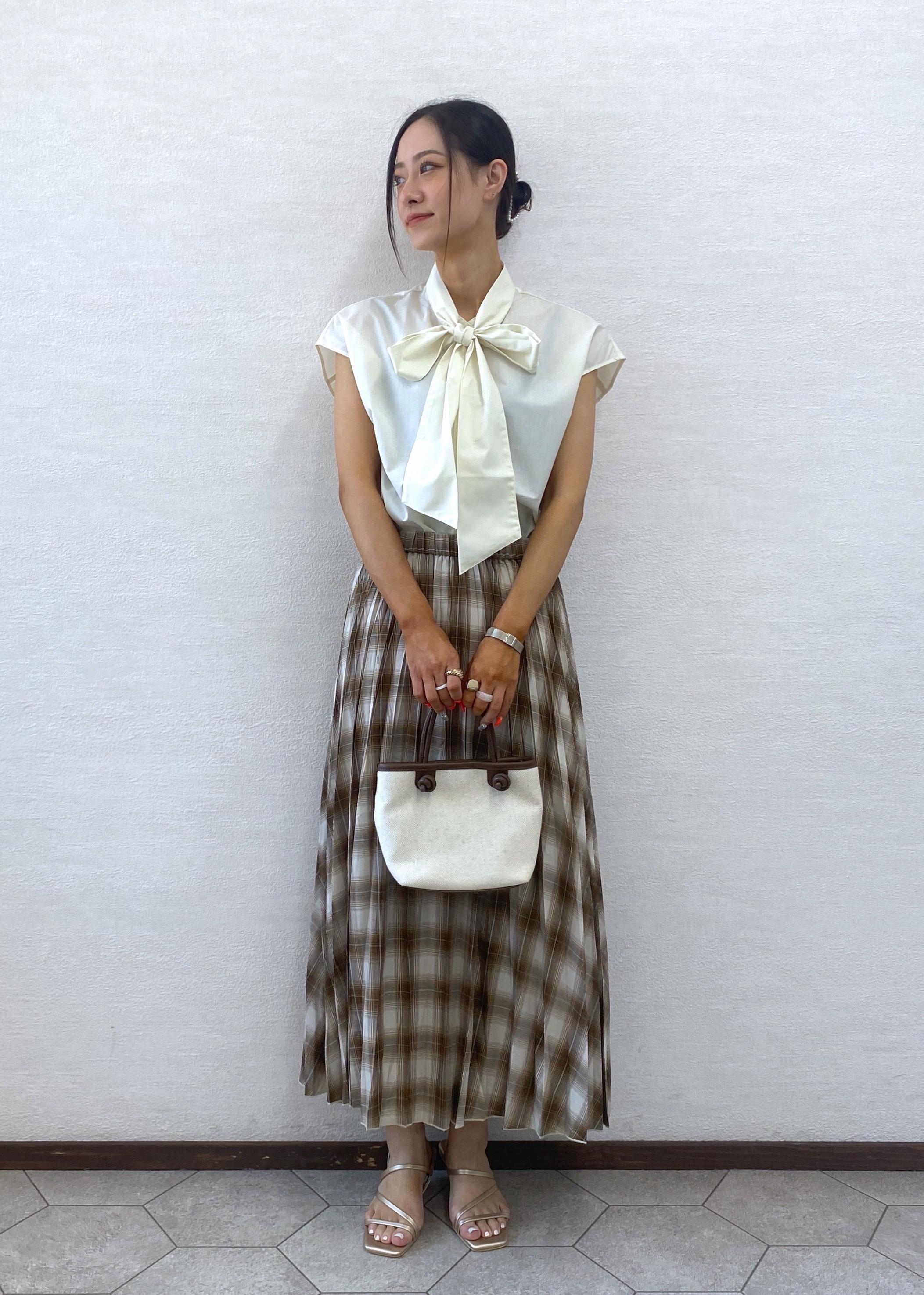 ROPE' PICNICの【防シワ】リボンフレンチスリーブシャツを使ったコーディネートを紹介します。｜Rakuten Fashion(楽天ファッション／旧楽天ブランドアベニュー)6117713