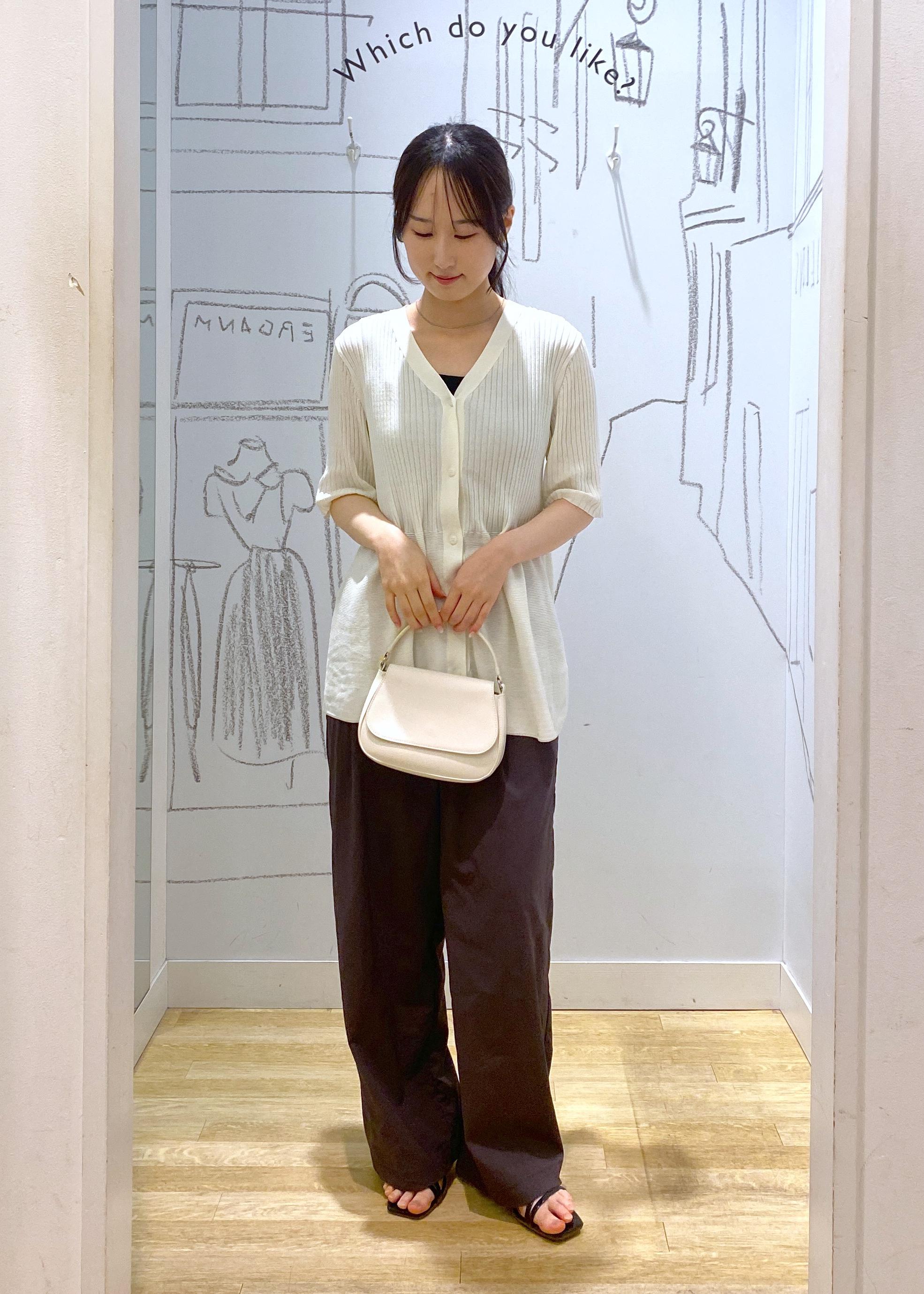 ROPE' PICNICの5分袖ペプラムカーディガンを使ったコーディネートを紹介します。｜Rakuten Fashion(楽天ファッション／旧楽天ブランドアベニュー)6117651