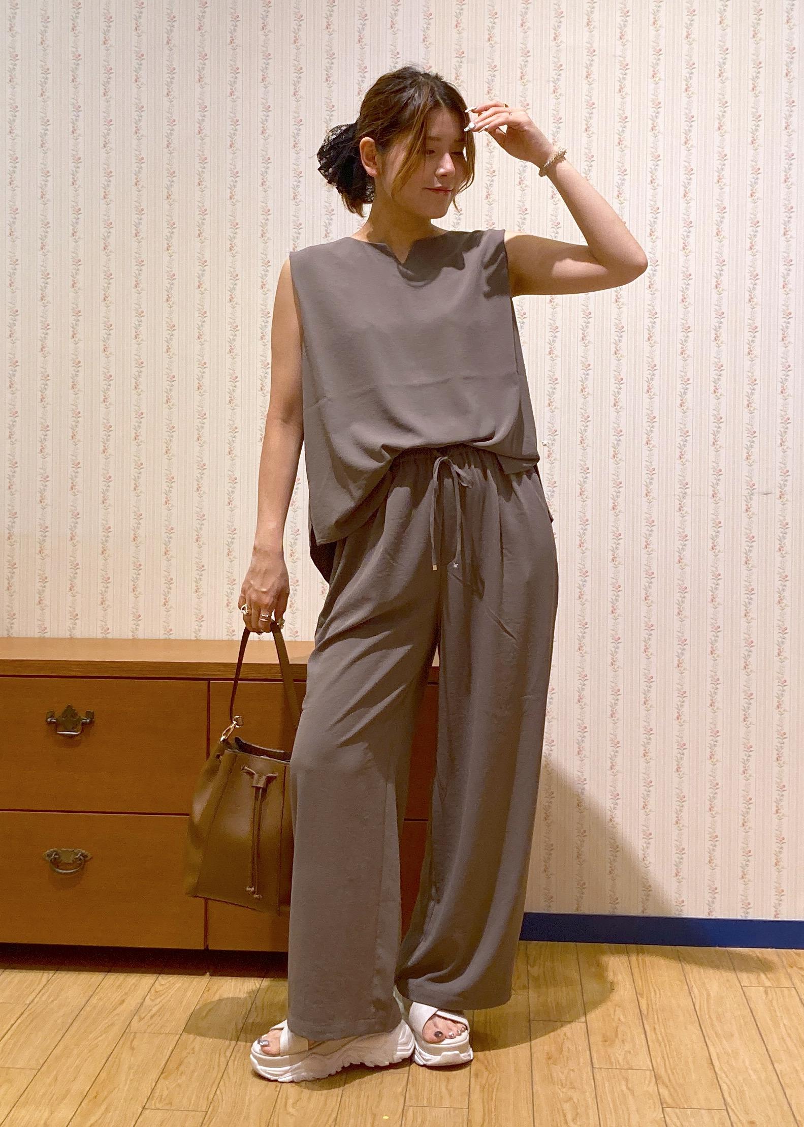 ROPE' PICNICのジョーゼット肩タックブラウス/セットアップ対応を使ったコーディネートを紹介します。｜Rakuten Fashion(楽天ファッション／旧楽天ブランドアベニュー)6117652