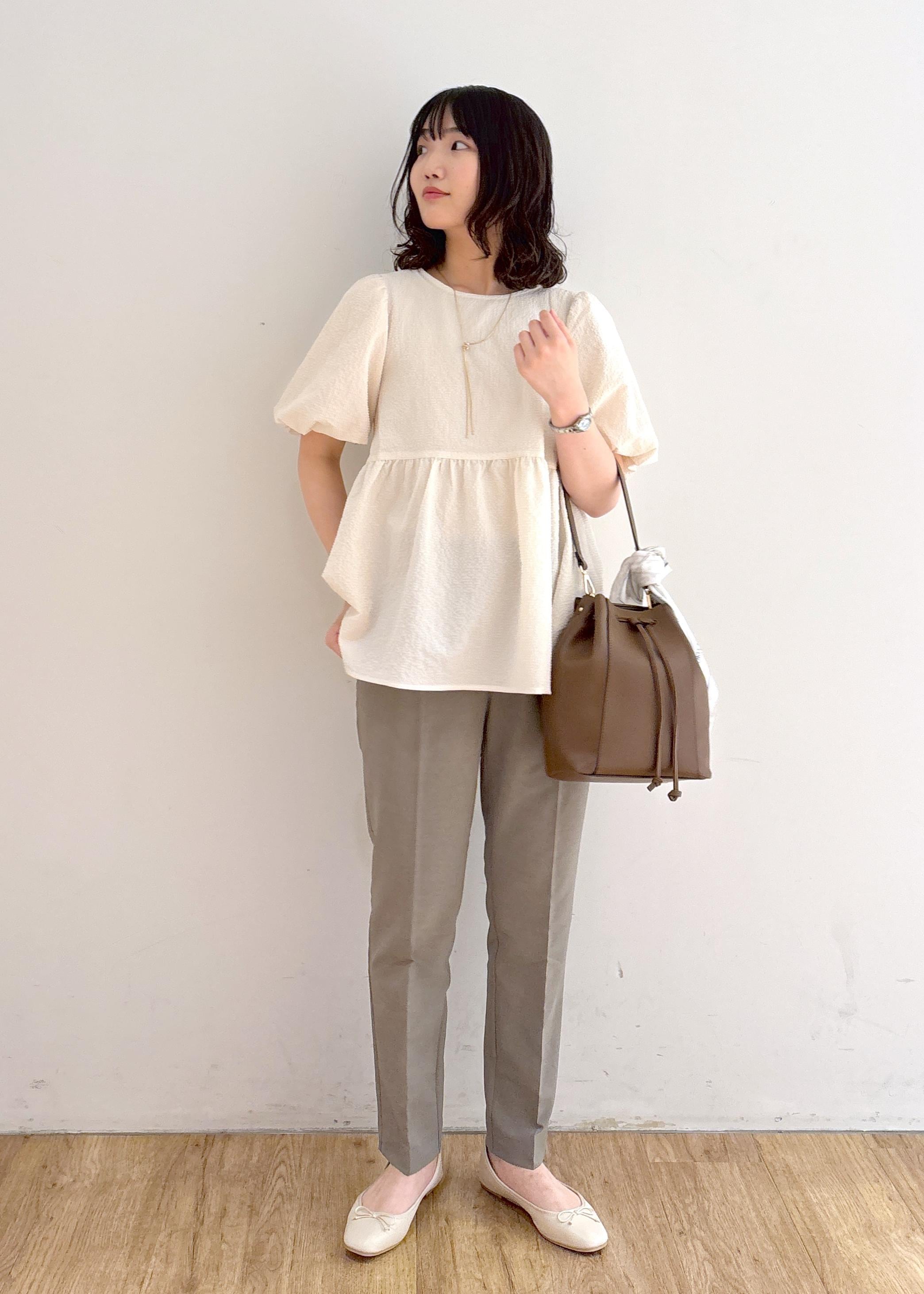 ROPE' PICNICのバルーンペプラムブラウスを使ったコーディネートを紹介します。｜Rakuten Fashion(楽天ファッション／旧楽天ブランドアベニュー)6117661