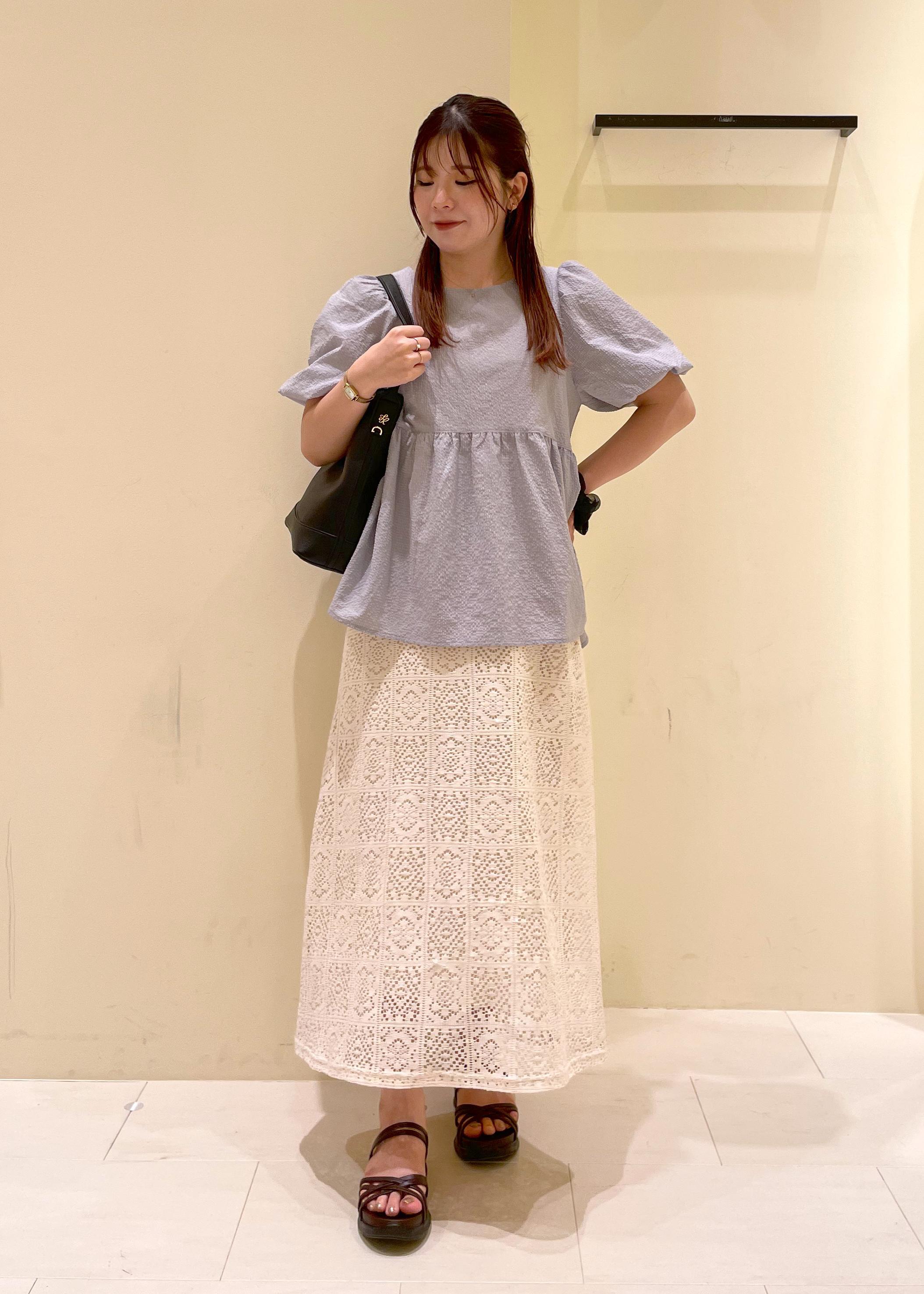 ROPE' PICNICのバルーンペプラムブラウスを使ったコーディネートを紹介します。｜Rakuten Fashion(楽天ファッション／旧楽天ブランドアベニュー)6117616