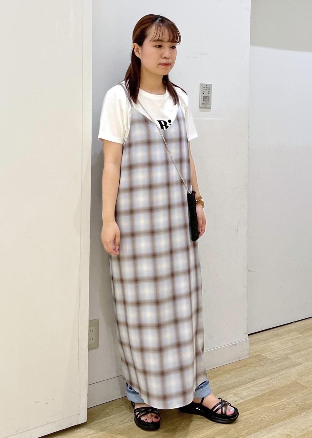 ROPE' PICNICのオンブレチェックキャミソールワンピースを使ったコーディネートを紹介します。｜Rakuten Fashion(楽天ファッション／旧楽天ブランドアベニュー)6117665