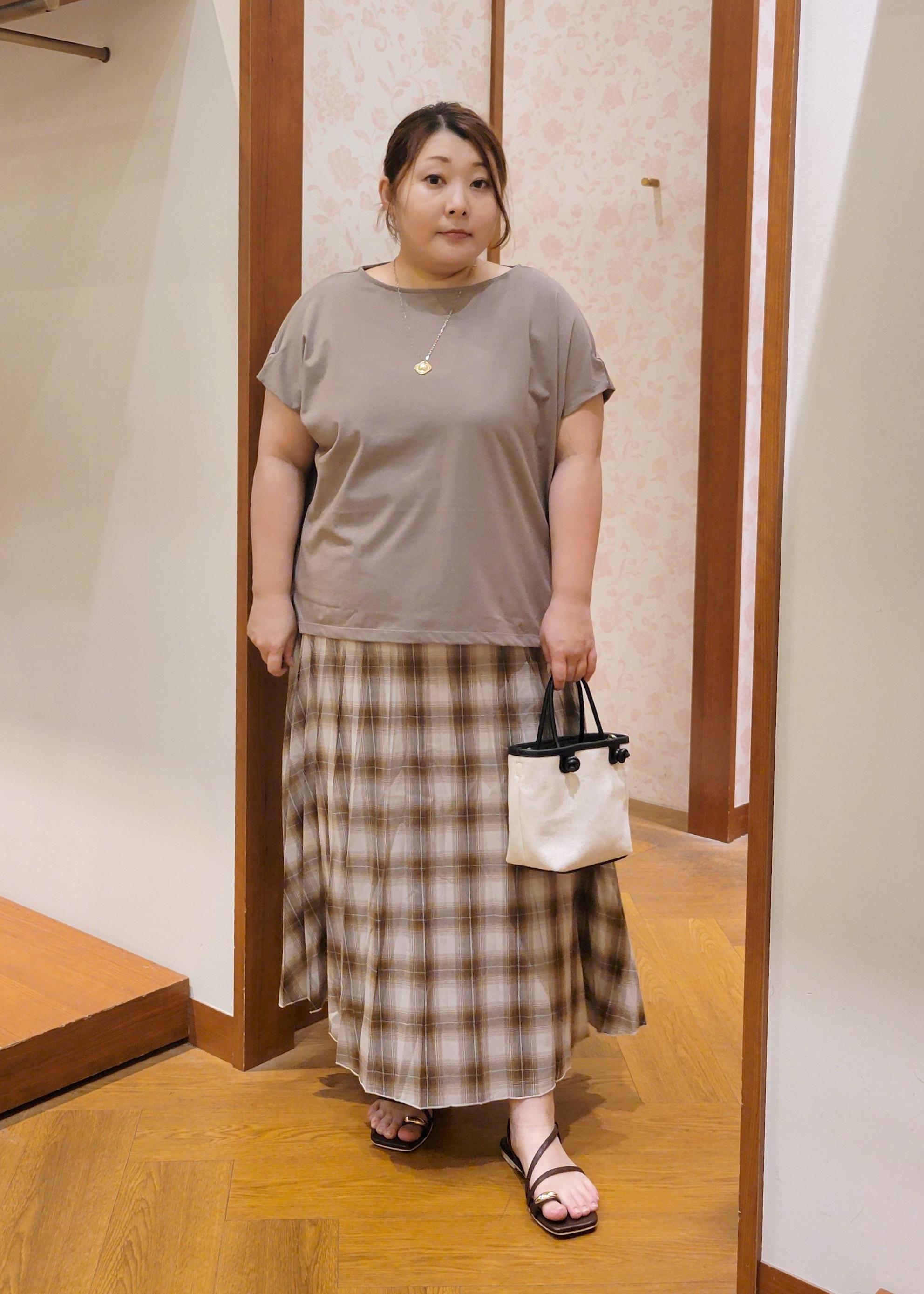 ROPE' PICNICのマルチファンクション二の腕すっきり見えカットトップスを使ったコーディネートを紹介します。｜Rakuten Fashion(楽天ファッション／旧楽天ブランドアベニュー)6117672