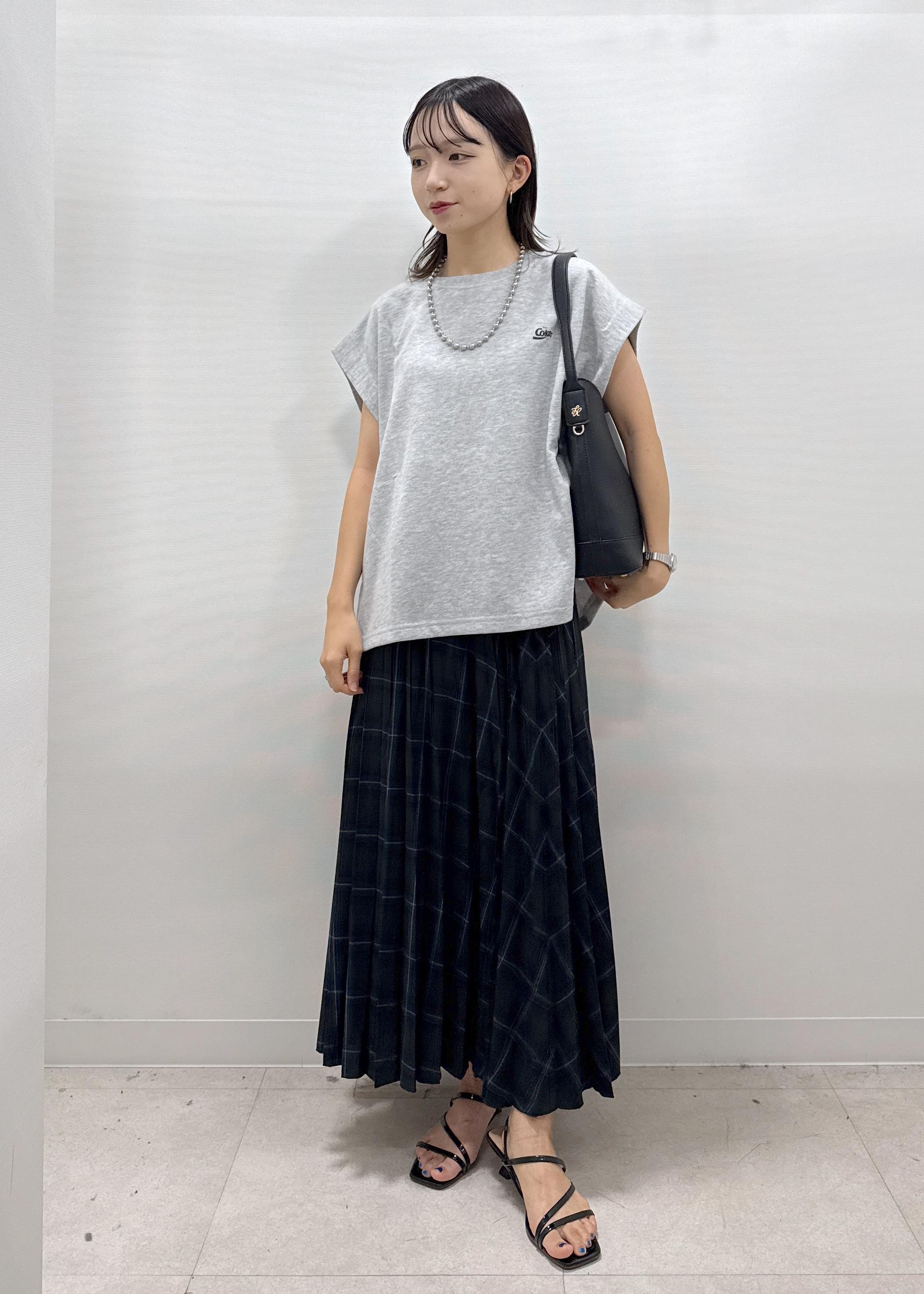 ROPE' PICNICの【Coca-Cola】【汗染み加工・セットアップ対応】ラメ入りミニ裏毛フレンチスリーブTシャツを使ったコーディネートを紹介します。｜Rakuten Fashion(楽天ファッション／旧楽天ブランドアベニュー)6117674