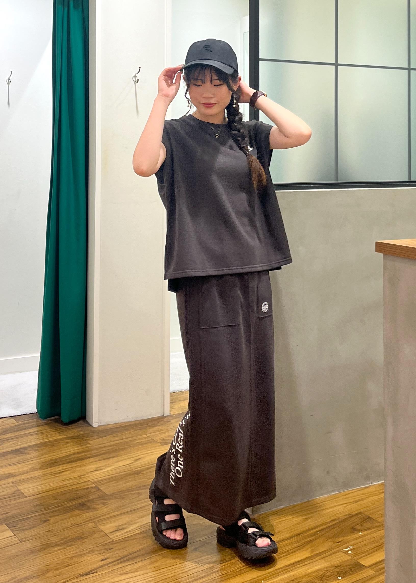 ROPE' PICNICの【Coca-Cola】【汗染み加工・セットアップ対応】ラメ入りミニ裏毛アイラインスカートを使ったコーディネートを紹介します。｜Rakuten Fashion(楽天ファッション／旧楽天ブランドアベニュー)6117700