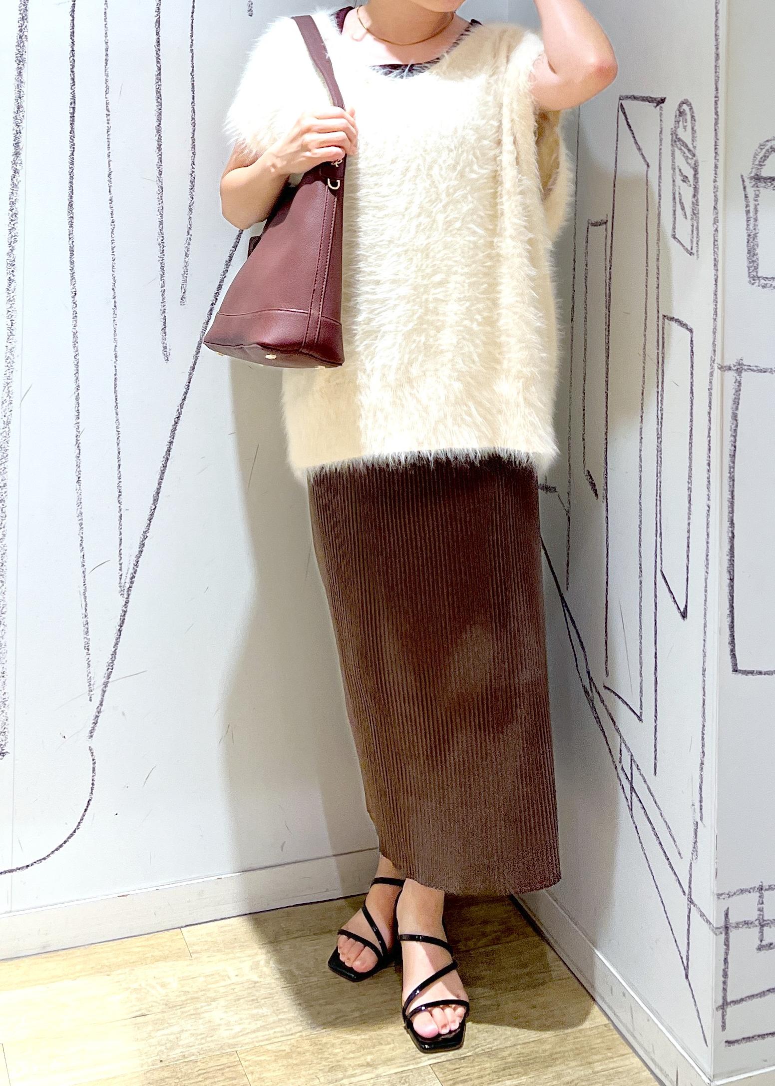 ROPE' PICNICのシャギーニットベストを使ったコーディネートを紹介します。｜Rakuten Fashion(楽天ファッション／旧楽天ブランドアベニュー)6142462