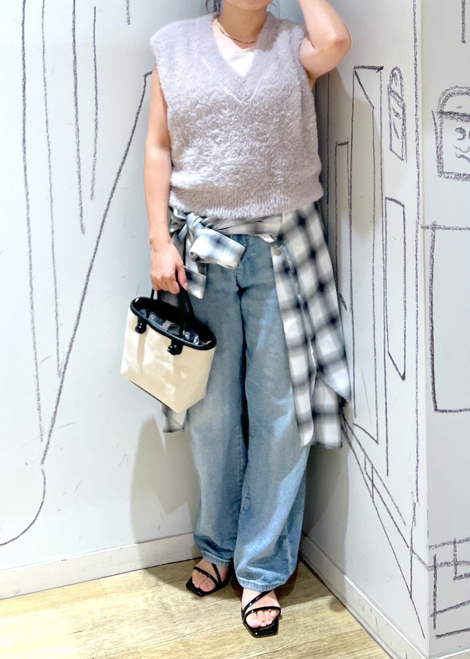 ROPE' PICNICのショートフェザーニットベストを使ったコーディネートを紹介します。｜Rakuten Fashion(楽天ファッション／旧楽天ブランドアベニュー)6142505