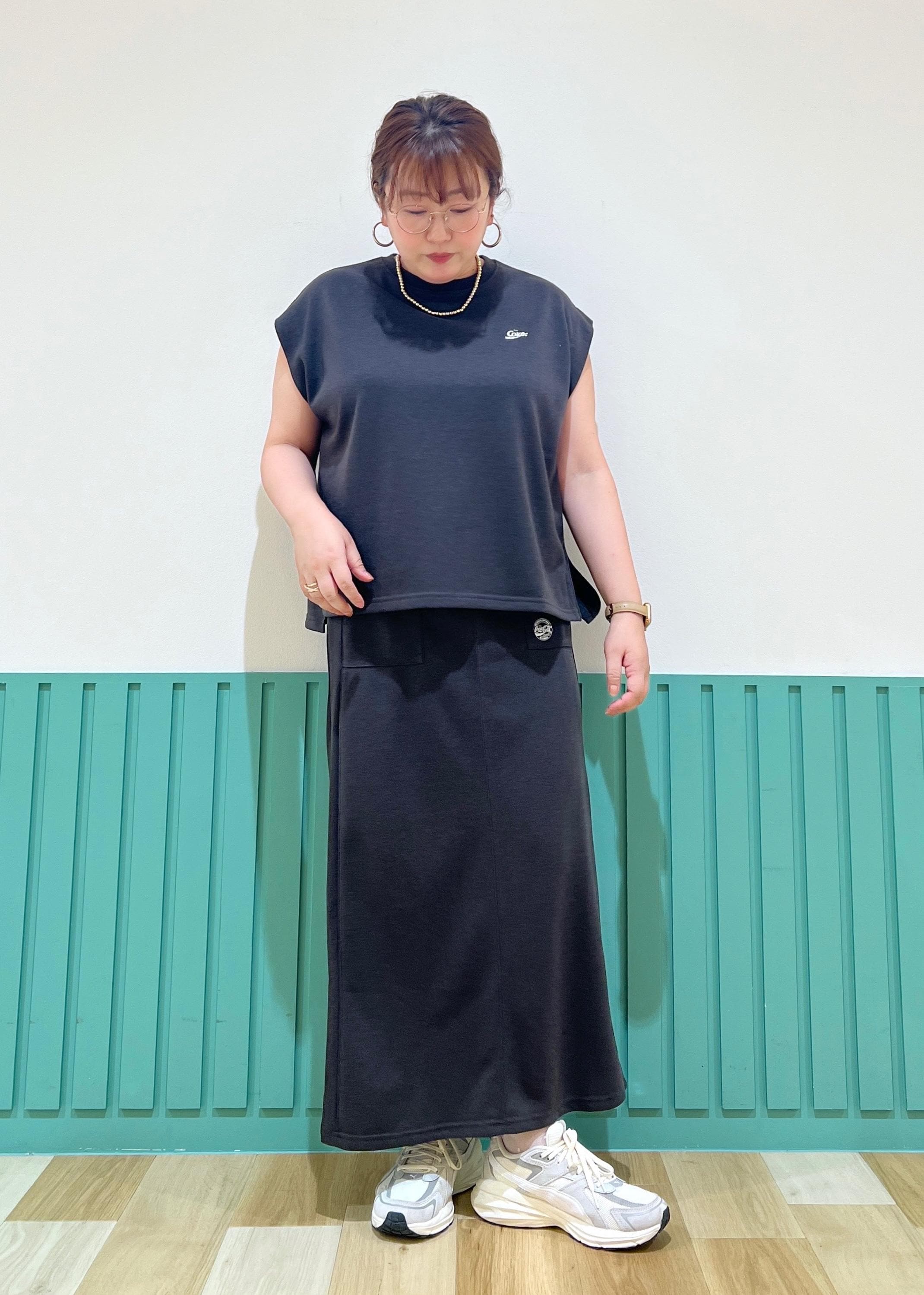 ROPE' PICNICの【Coca-Cola】【汗染み加工・セットアップ対応】ラメ入りミニ裏毛アイラインスカートを使ったコーディネートを紹介します。｜Rakuten Fashion(楽天ファッション／旧楽天ブランドアベニュー)6142506