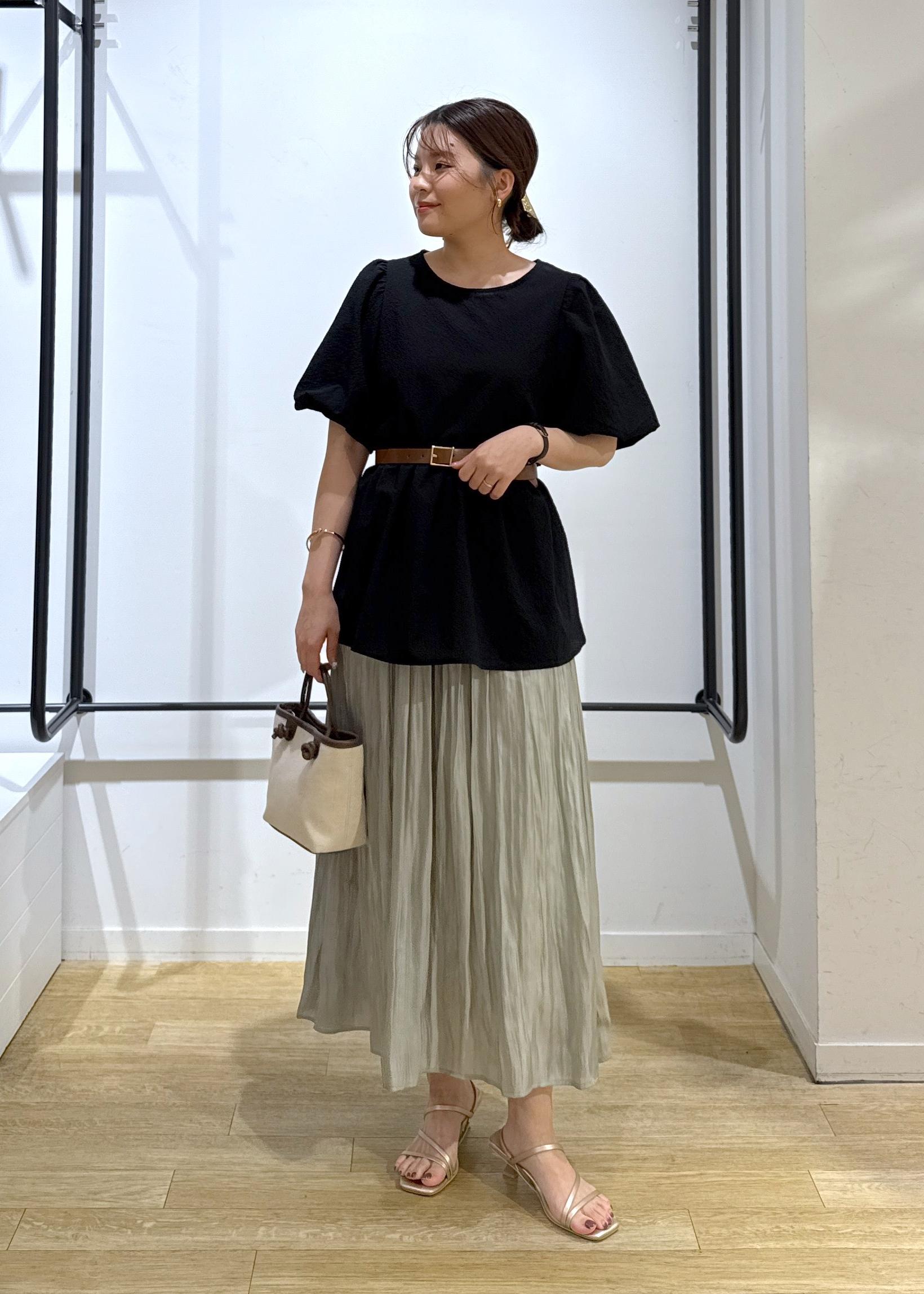 ROPE' PICNICのシャイニーリラックスプリーツスカートを使ったコーディネートを紹介します。｜Rakuten Fashion(楽天ファッション／旧楽天ブランドアベニュー)6142468