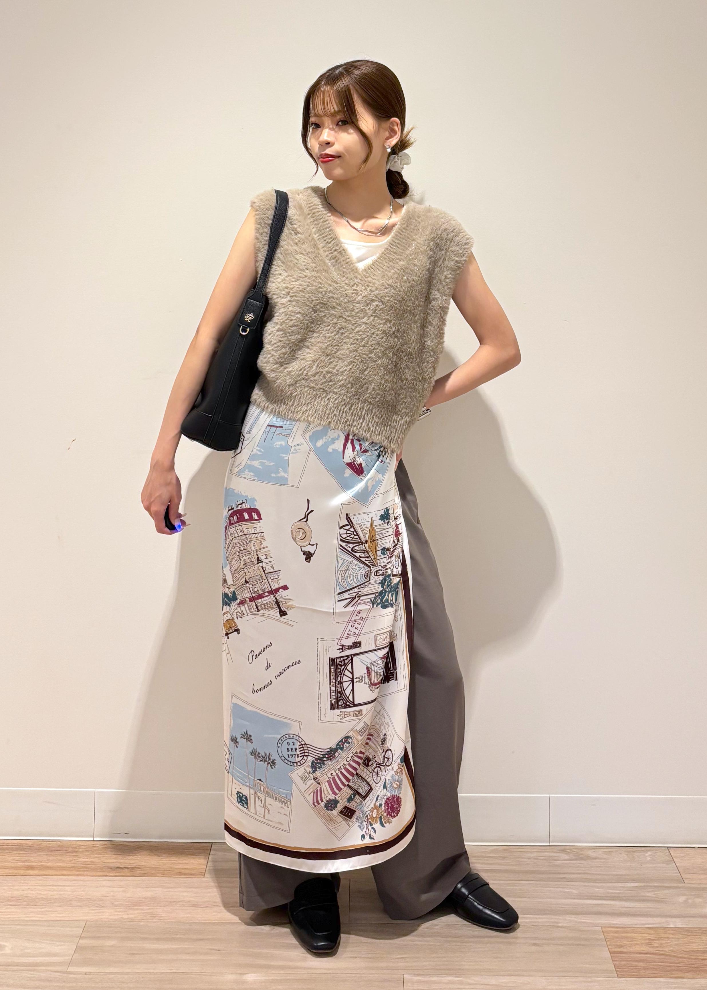 ROPE' PICNICのショートフェザーニットベストを使ったコーディネートを紹介します。｜Rakuten Fashion(楽天ファッション／旧楽天ブランドアベニュー)6142470