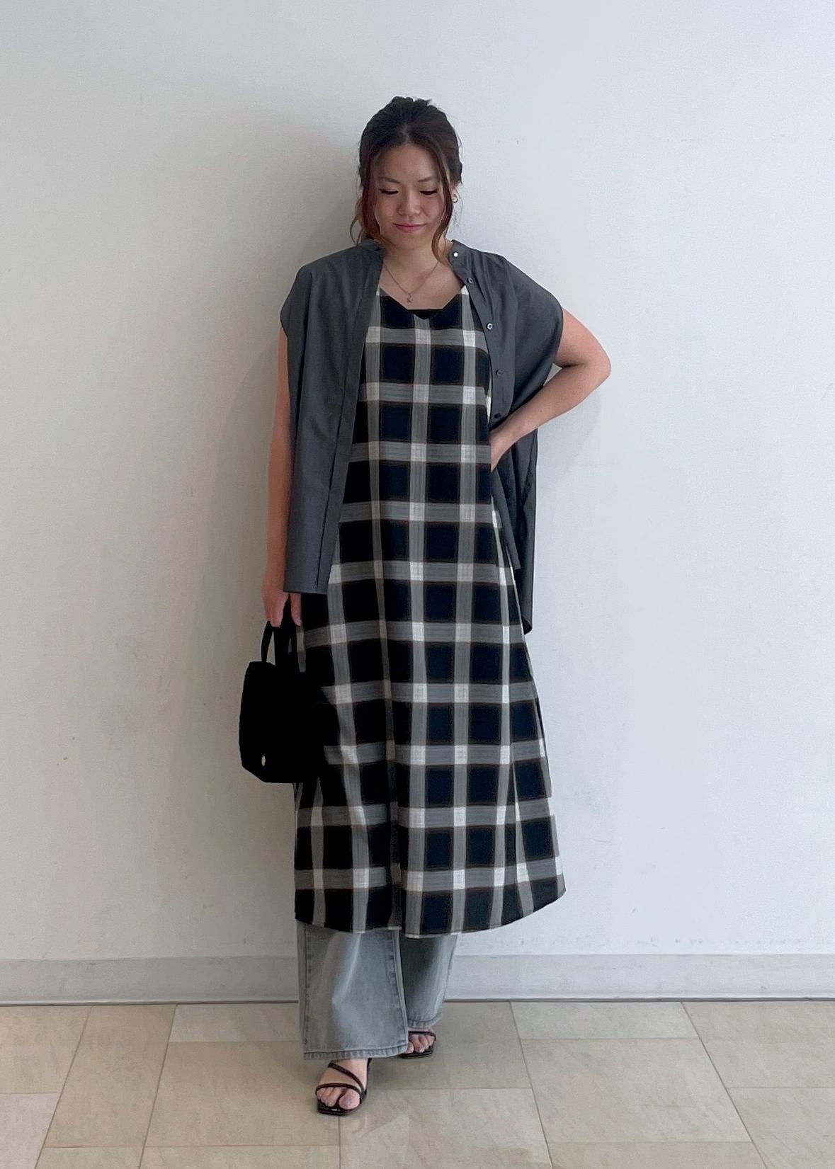 ROPE' PICNICの【emur/エミュール】ワイドストレートデニムパンツを使ったコーディネートを紹介します。｜Rakuten Fashion(楽天ファッション／旧楽天ブランドアベニュー)6142514