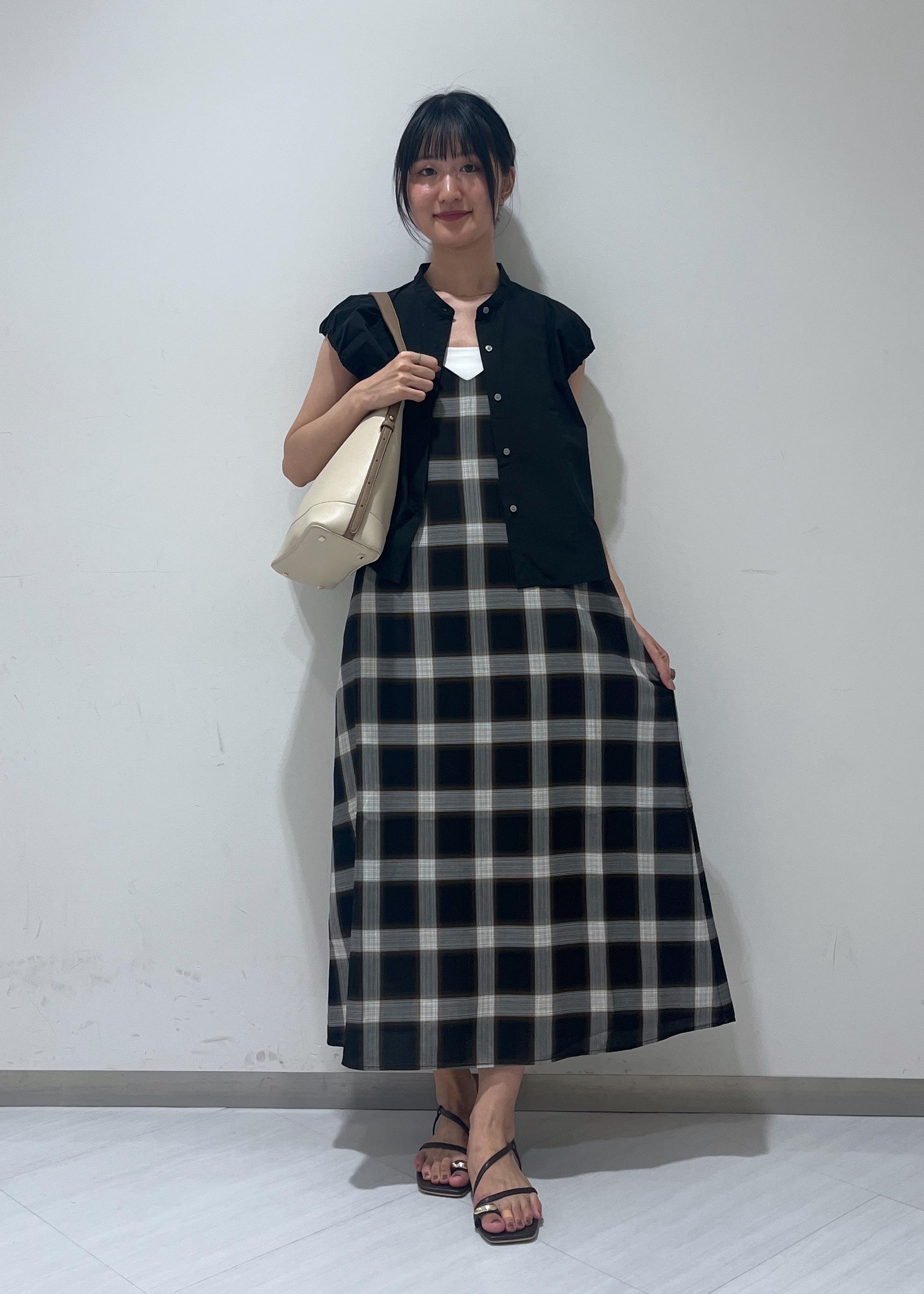 ROPE' PICNICのオンブレチェックキャミソールワンピースを使ったコーディネートを紹介します。｜Rakuten Fashion(楽天ファッション／旧楽天ブランドアベニュー)6142518