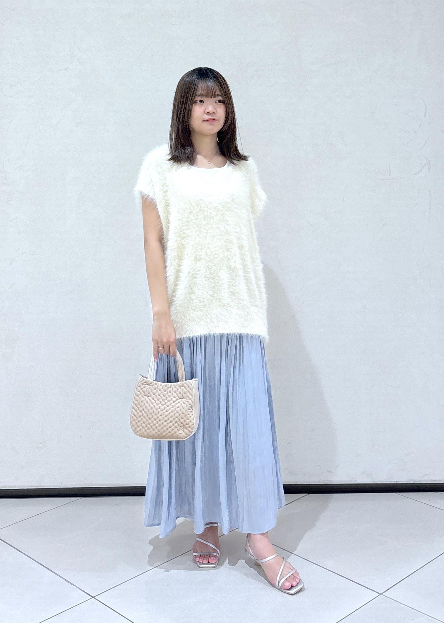 ROPE' PICNICのシャギーニットベストを使ったコーディネートを紹介します。｜Rakuten Fashion(楽天ファッション／旧楽天ブランドアベニュー)6142491