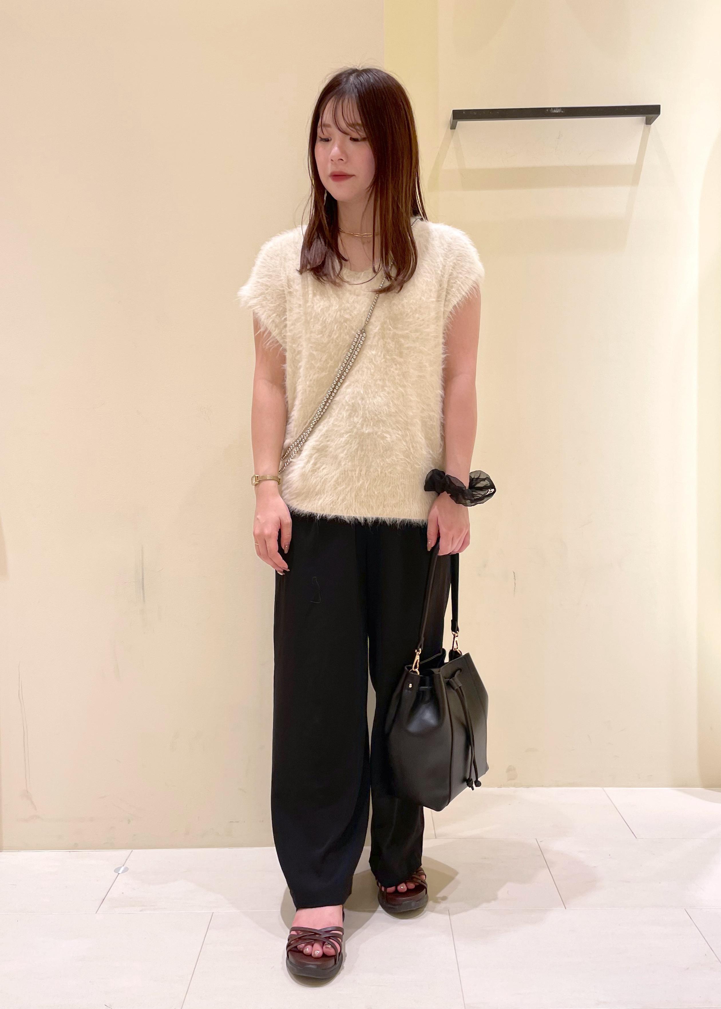 ROPE' PICNICのシャギーニットベストを使ったコーディネートを紹介します。｜Rakuten Fashion(楽天ファッション／旧楽天ブランドアベニュー)6142495