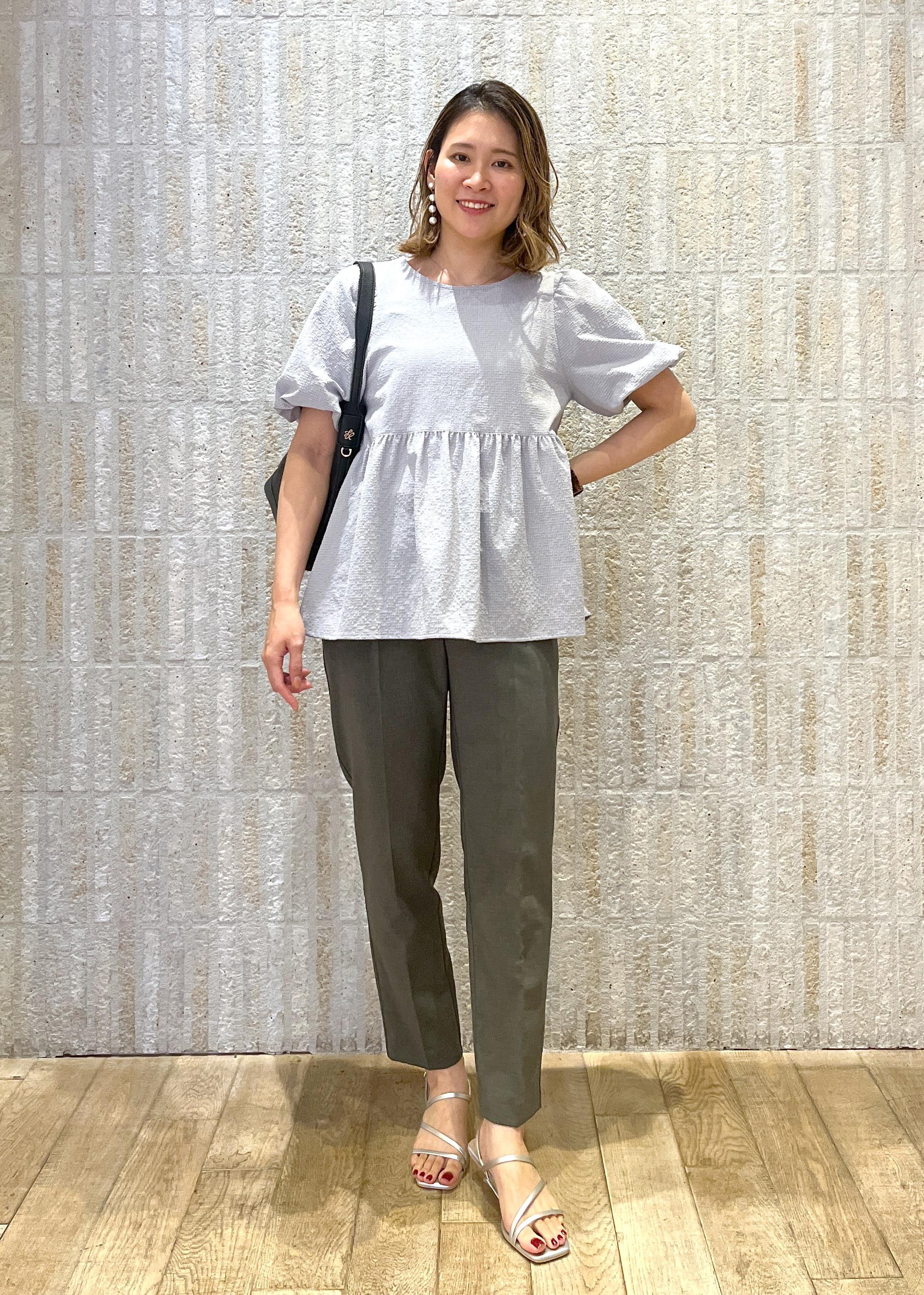 ROPE' PICNICのバルーンペプラムブラウスを使ったコーディネートを紹介します。｜Rakuten Fashion(楽天ファッション／旧楽天ブランドアベニュー)6142536