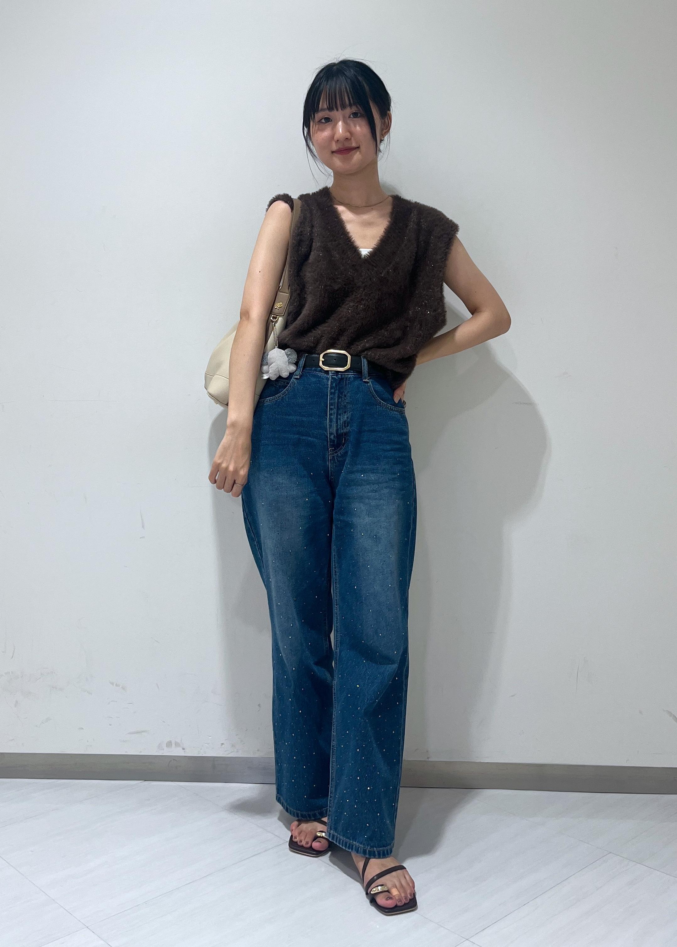 ROPE' PICNICのショートフェザーニットベストを使ったコーディネートを紹介します。｜Rakuten Fashion(楽天ファッション／旧楽天ブランドアベニュー)6142543