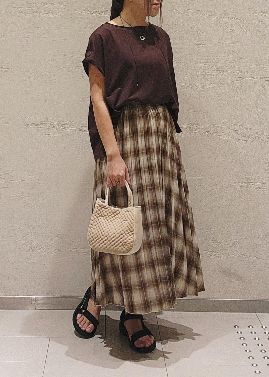 ROPE' PICNICのマルチファンクション二の腕すっきり見えカットトップスを使ったコーディネートを紹介します。｜Rakuten Fashion(楽天ファッション／旧楽天ブランドアベニュー)6142580