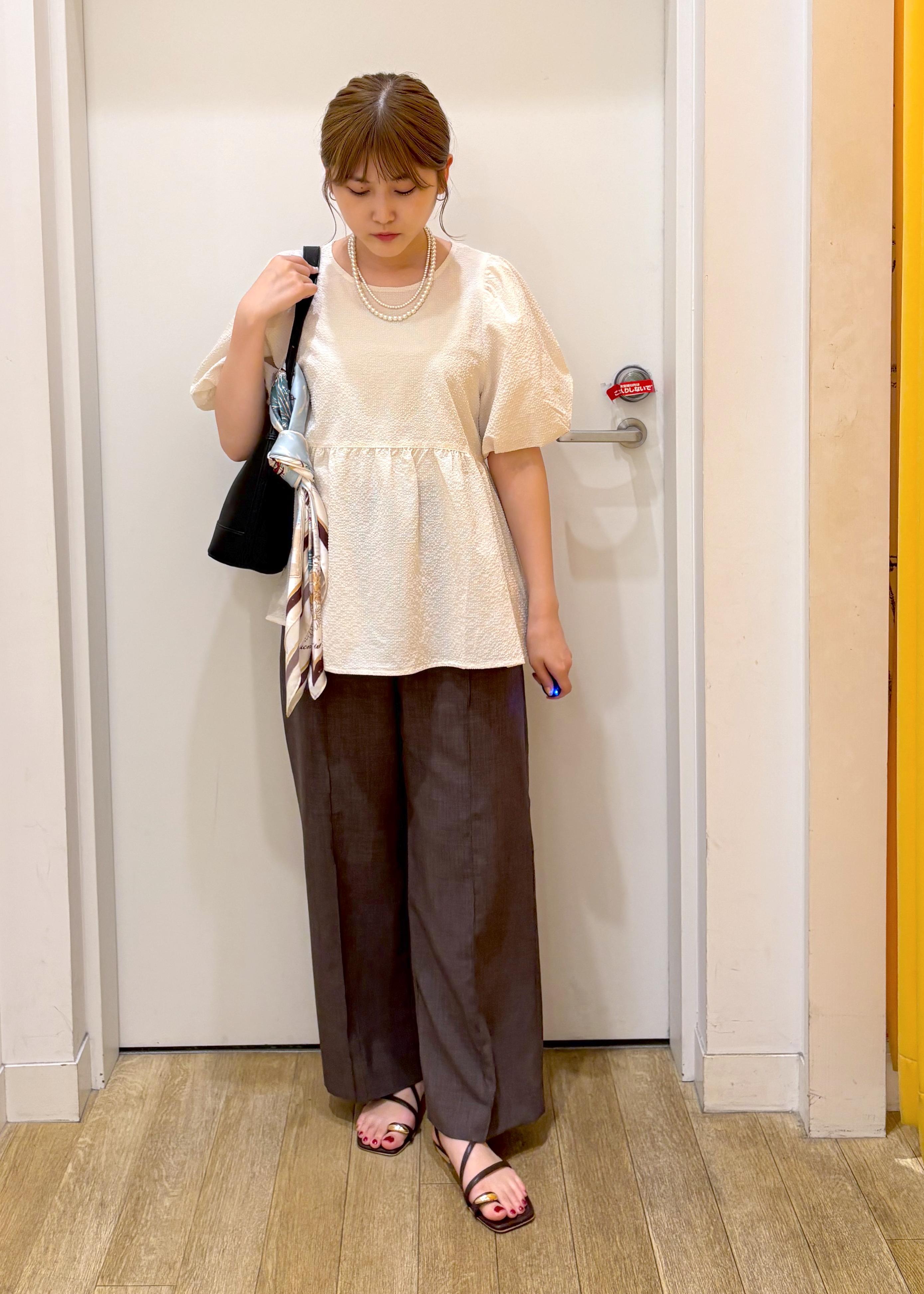 ROPE' PICNICのバルーンペプラムブラウスを使ったコーディネートを紹介します。｜Rakuten Fashion(楽天ファッション／旧楽天ブランドアベニュー)6142583