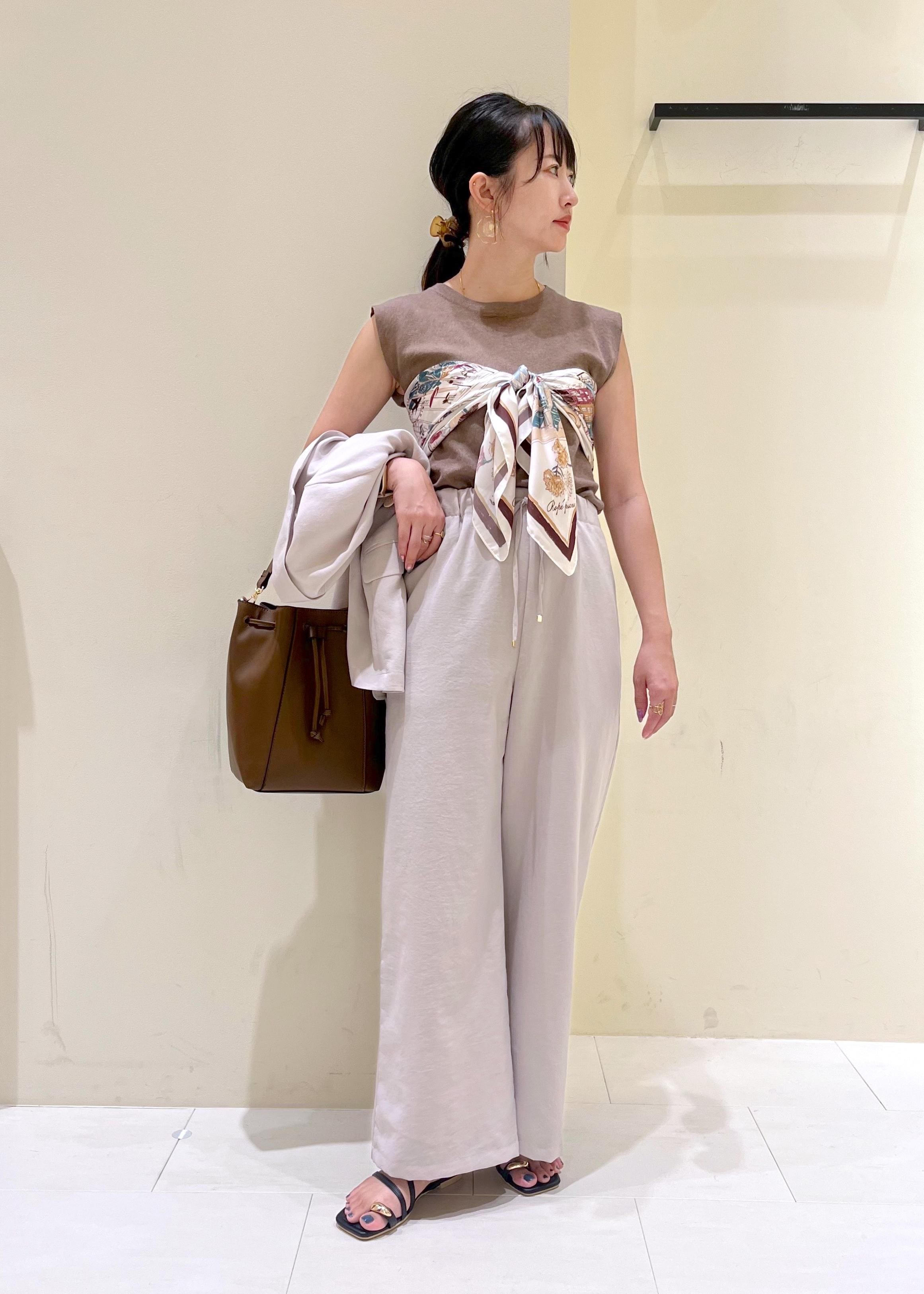 ROPE' PICNICの【洗濯機OK】LEVITAゼロスリーブサマーニットプルオーバーを使ったコーディネートを紹介します。｜Rakuten Fashion(楽天ファッション／旧楽天ブランドアベニュー)6142593