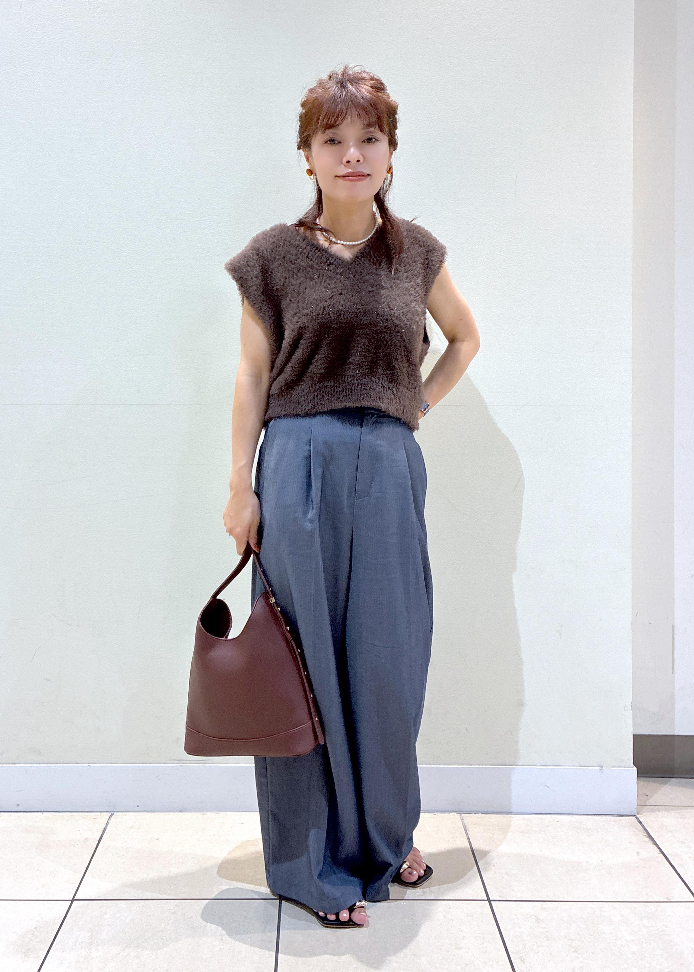 ROPE' PICNICのショートフェザーニットベストを使ったコーディネートを紹介します。｜Rakuten Fashion(楽天ファッション／旧楽天ブランドアベニュー)6142565