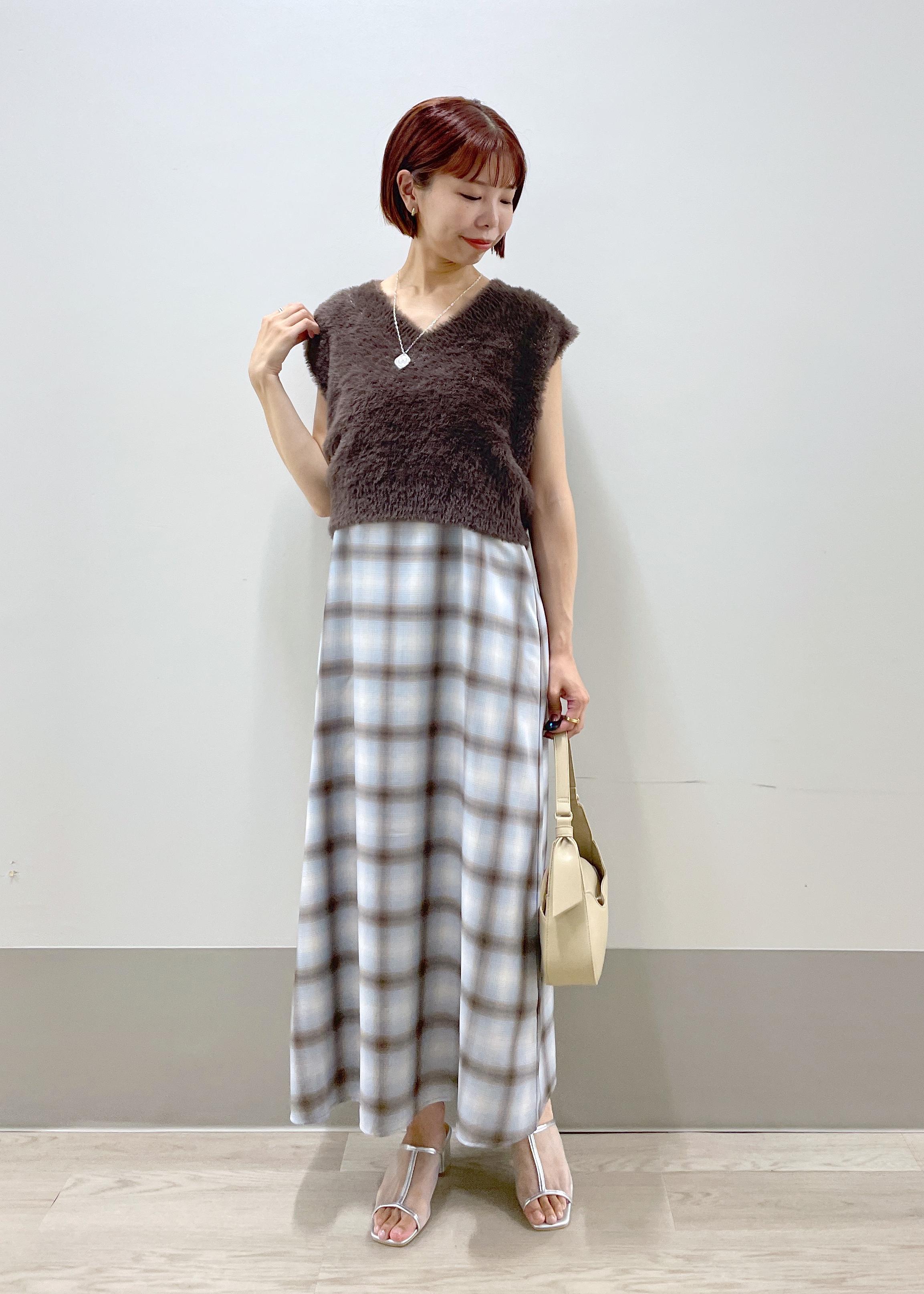 ROPE' PICNICのショートフェザーニットベストを使ったコーディネートを紹介します。｜Rakuten Fashion(楽天ファッション／旧楽天ブランドアベニュー)6142620
