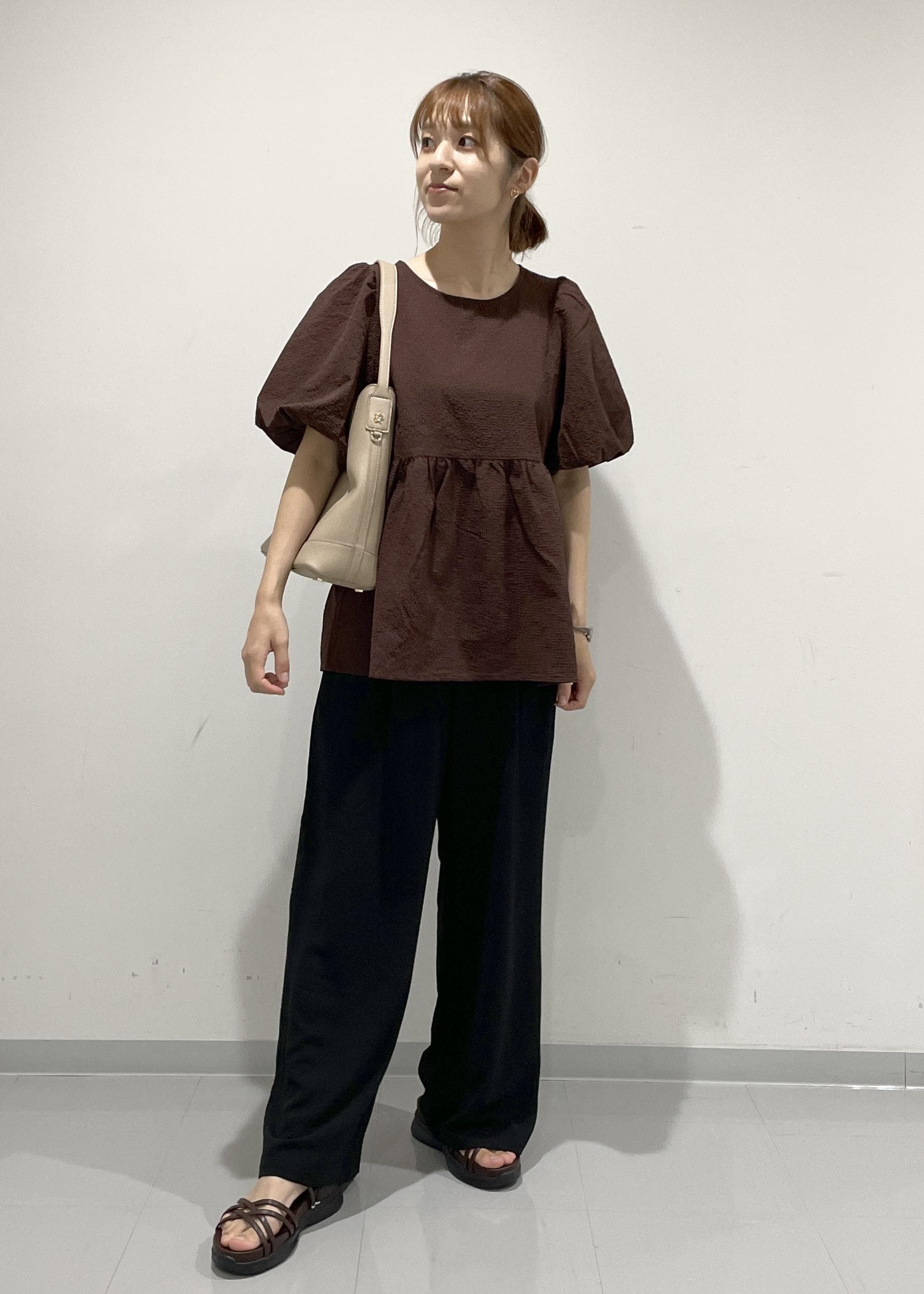 ROPE' PICNICのバルーンペプラムブラウスを使ったコーディネートを紹介します。｜Rakuten Fashion(楽天ファッション／旧楽天ブランドアベニュー)6142624