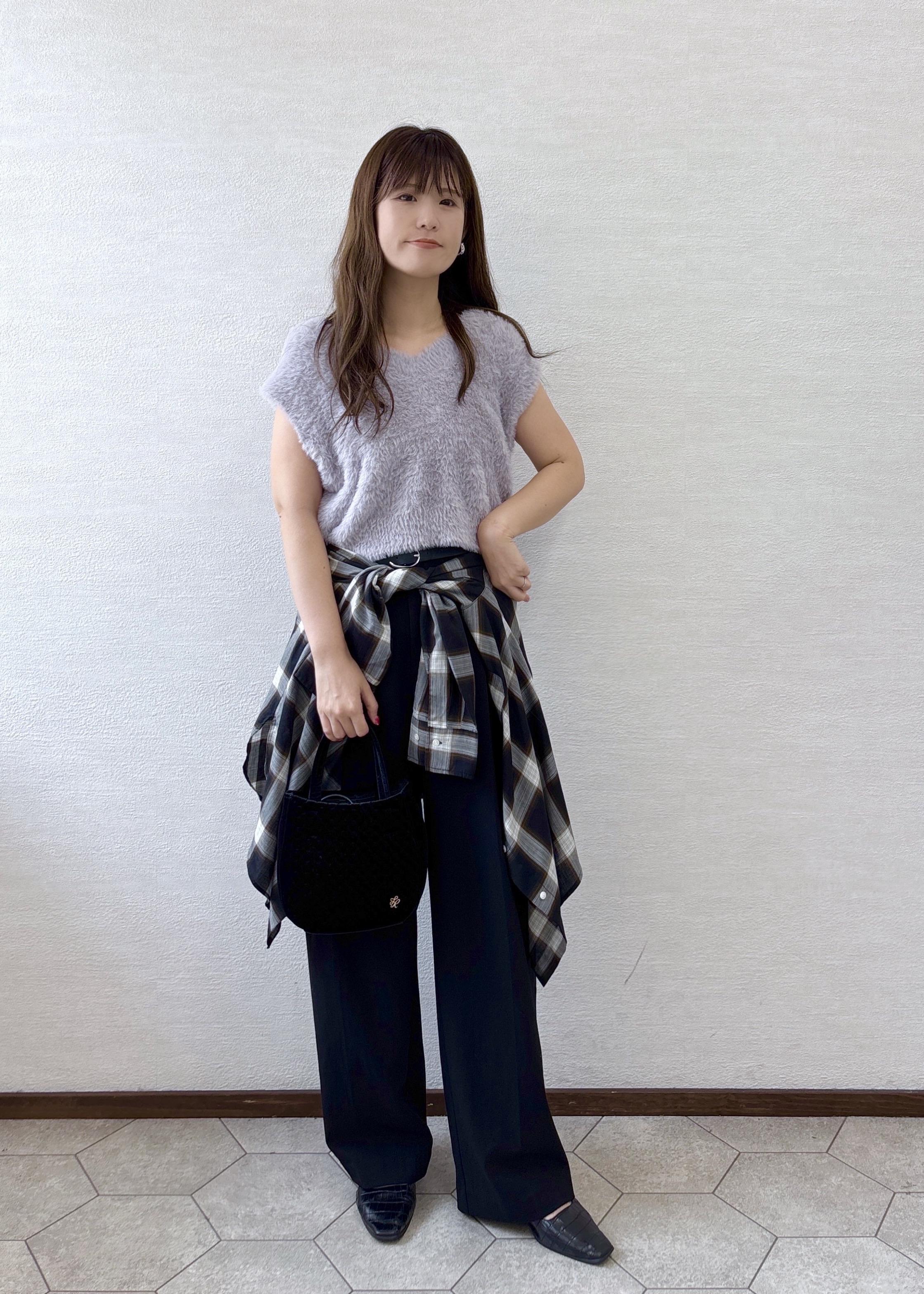 ROPE' PICNICのショートフェザーニットベストを使ったコーディネートを紹介します。｜Rakuten Fashion(楽天ファッション／旧楽天ブランドアベニュー)6142422