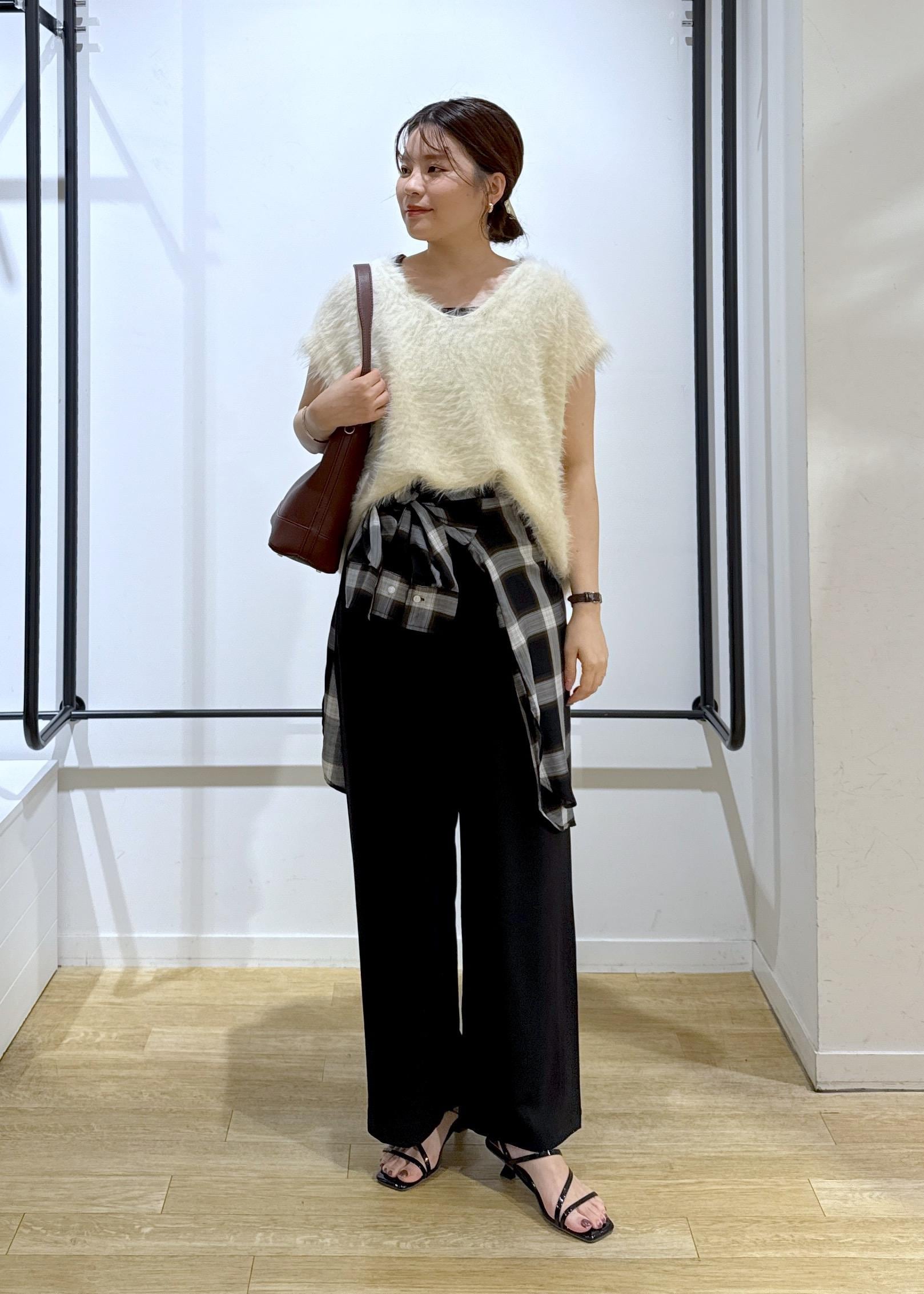 ROPE' PICNICのシャギーニットベストを使ったコーディネートを紹介します。｜Rakuten Fashion(楽天ファッション／旧楽天ブランドアベニュー)6142407