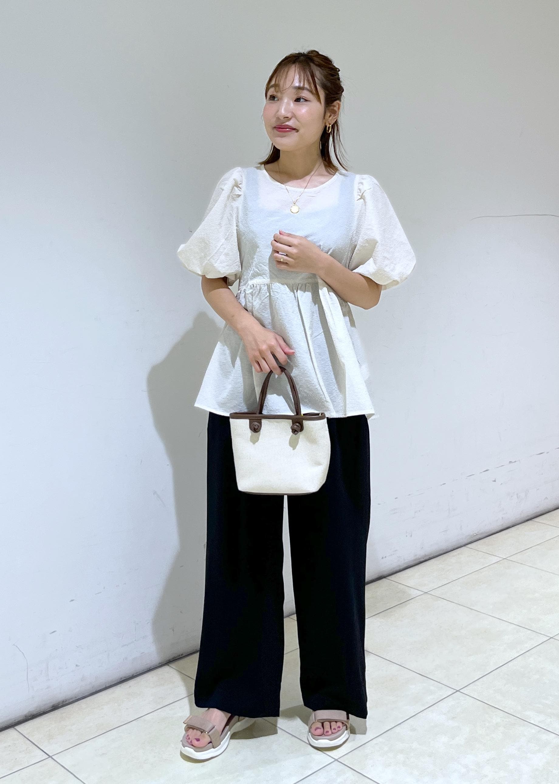 ROPE' PICNICのバルーンペプラムブラウスを使ったコーディネートを紹介します。｜Rakuten Fashion(楽天ファッション／旧楽天ブランドアベニュー)6142676