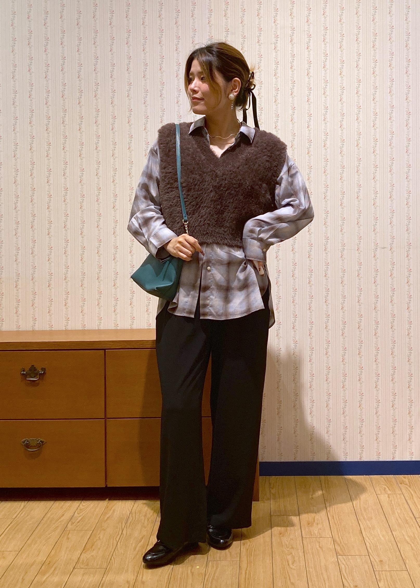 ROPE' PICNICのショートフェザーニットベストを使ったコーディネートを紹介します。｜Rakuten Fashion(楽天ファッション／旧楽天ブランドアベニュー)6142353