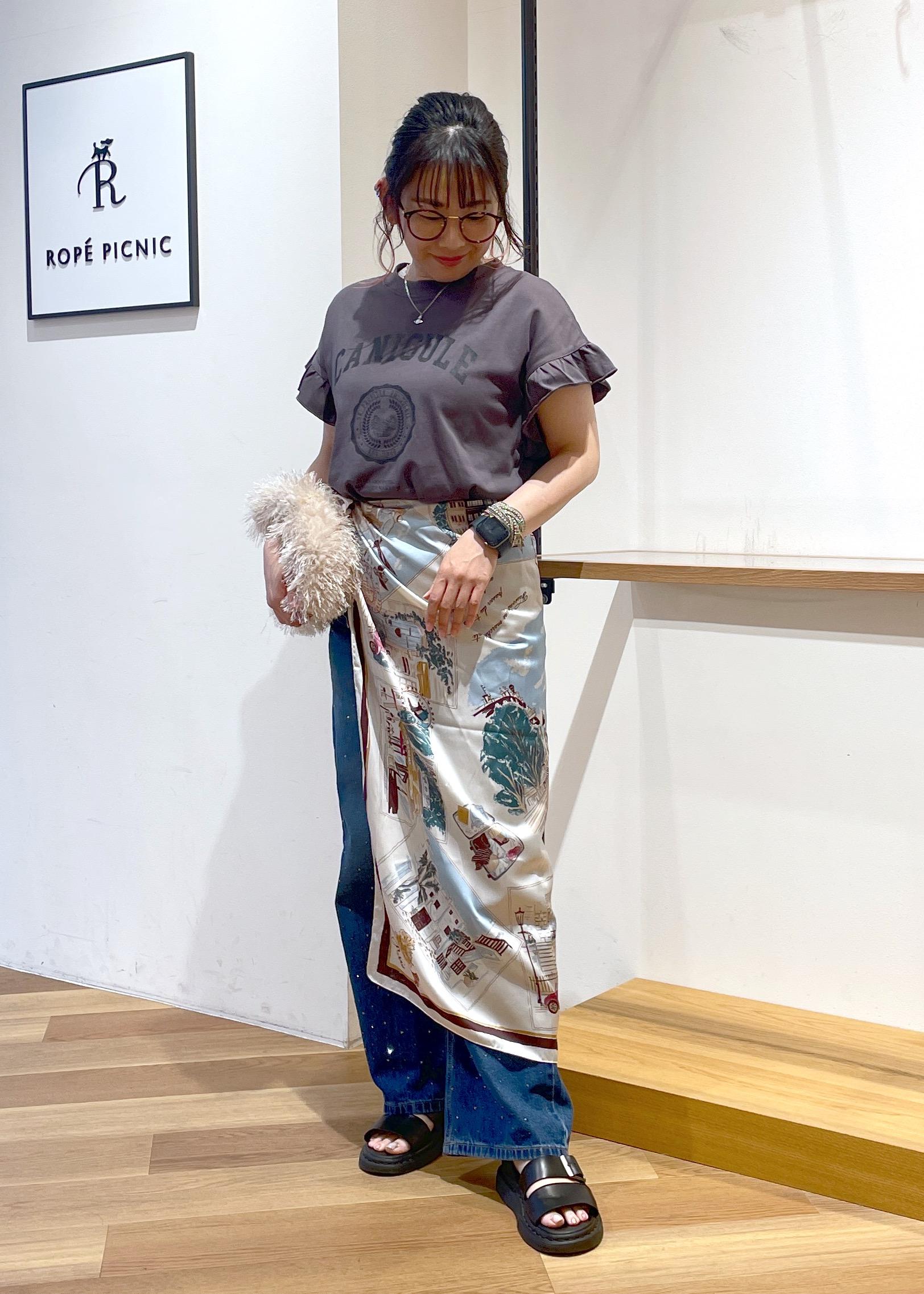 ROPE' PICNICの【新色追加】キラキラビジューデニムを使ったコーディネートを紹介します。｜Rakuten Fashion(楽天ファッション／旧楽天ブランドアベニュー)6142432