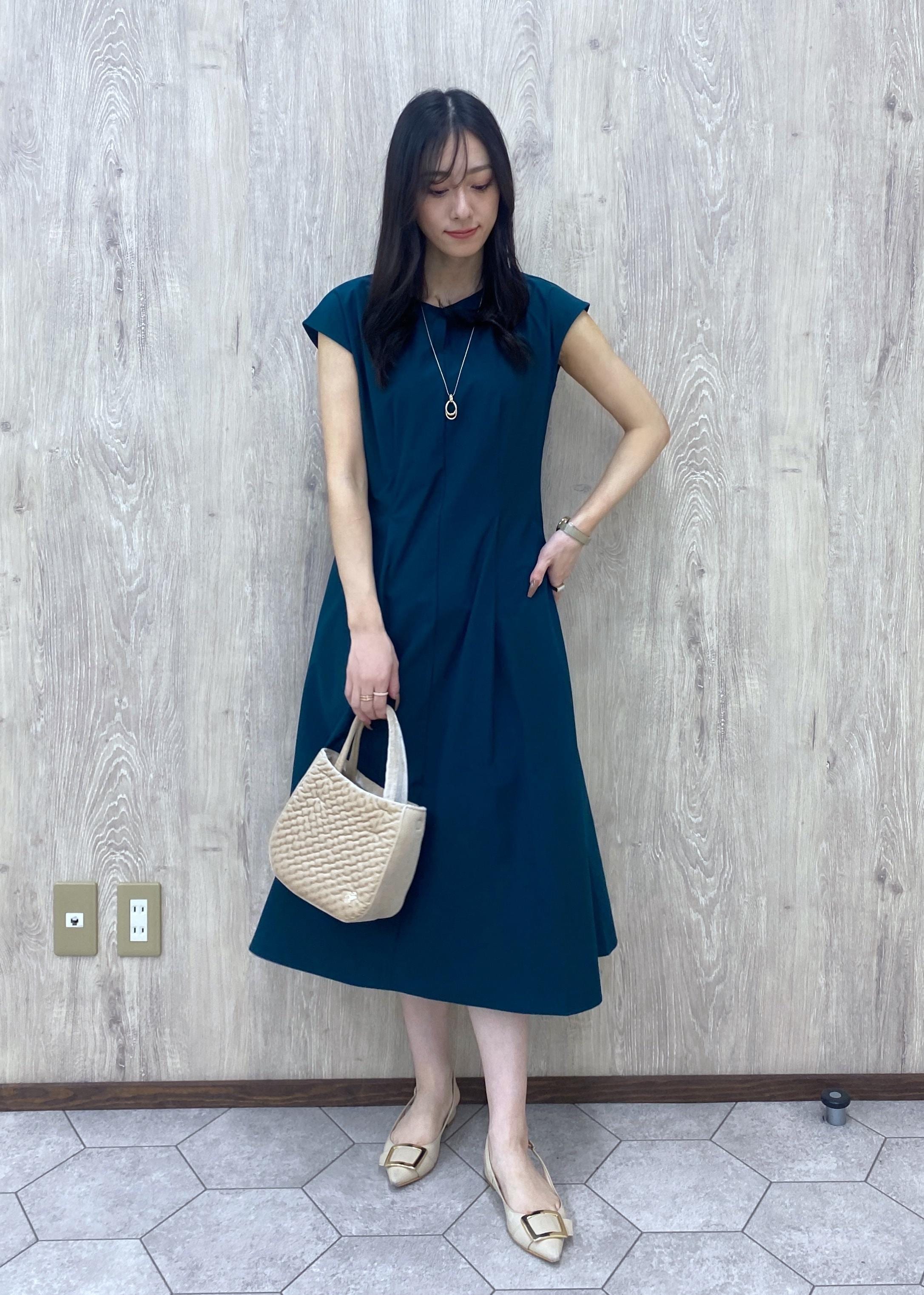 ROPE' PICNICの【吸水速乾】ウエストタックカットワンピースを使ったコーディネートを紹介します。｜Rakuten Fashion(楽天ファッション／旧楽天ブランドアベニュー)6142364