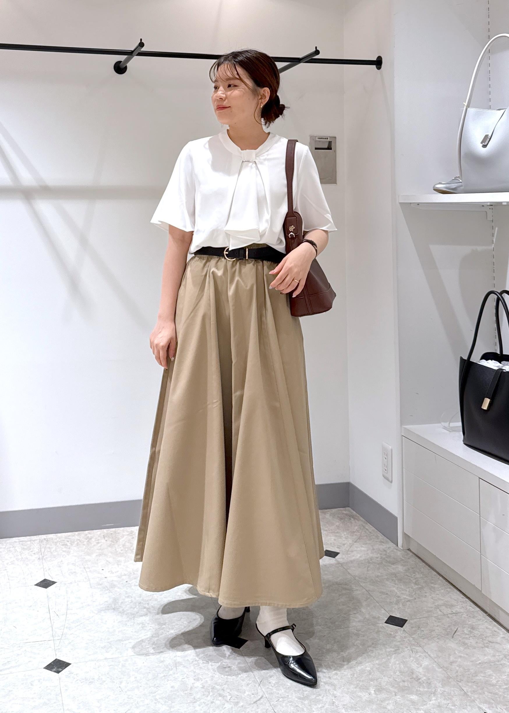 ROPE' PICNICのメタルパーツフロントフリルタイブラウス/通勤対応を使ったコーディネートを紹介します。｜Rakuten Fashion(楽天ファッション／旧楽天ブランドアベニュー)6142369