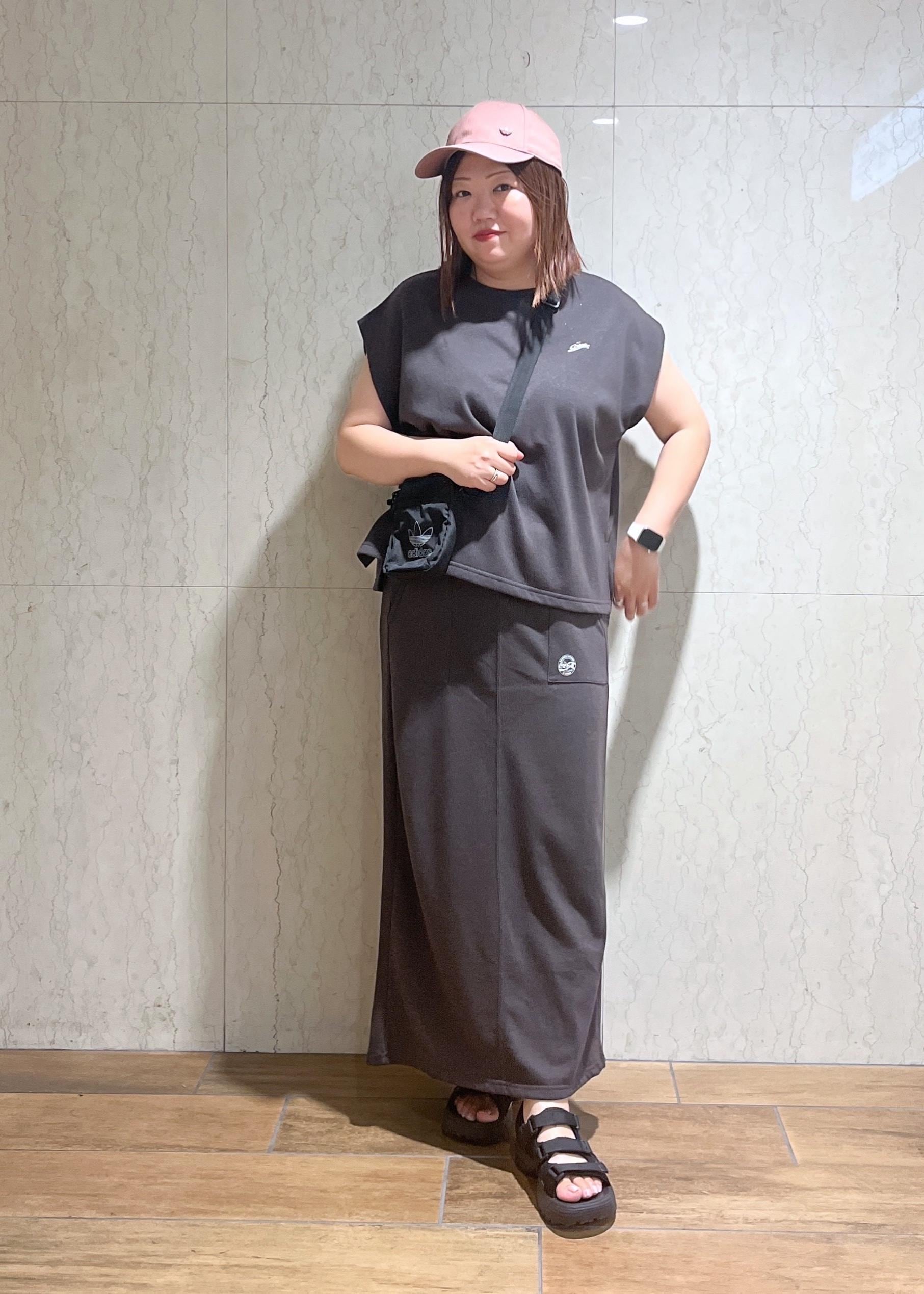 ROPE' PICNICの【Coca-Cola】【汗染み加工・セットアップ対応】ラメ入りミニ裏毛アイラインスカートを使ったコーディネートを紹介します。｜Rakuten Fashion(楽天ファッション／旧楽天ブランドアベニュー)6142375