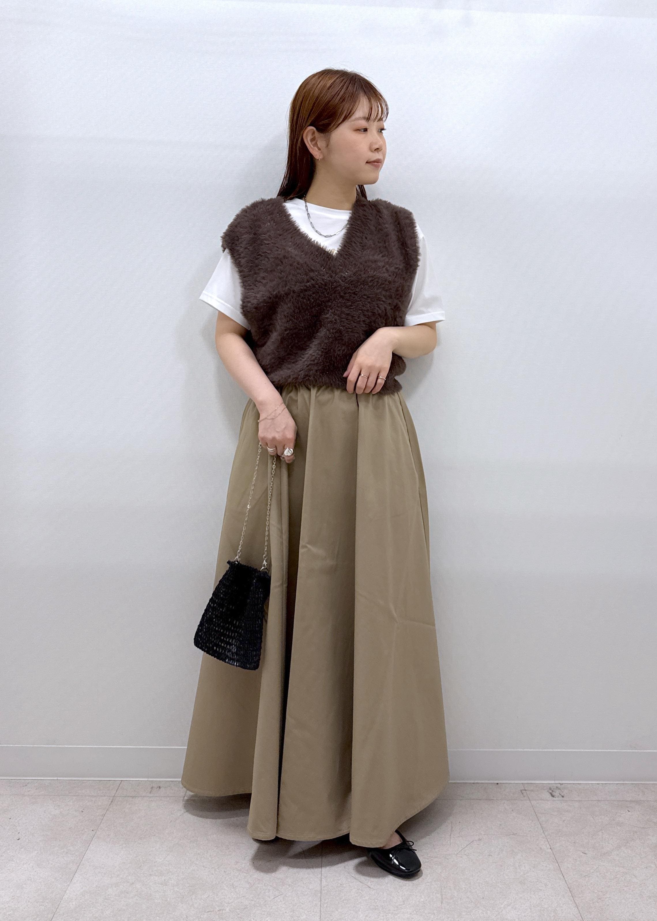 ROPE' PICNICのショートフェザーニットベストを使ったコーディネートを紹介します。｜Rakuten Fashion(楽天ファッション／旧楽天ブランドアベニュー)6142413