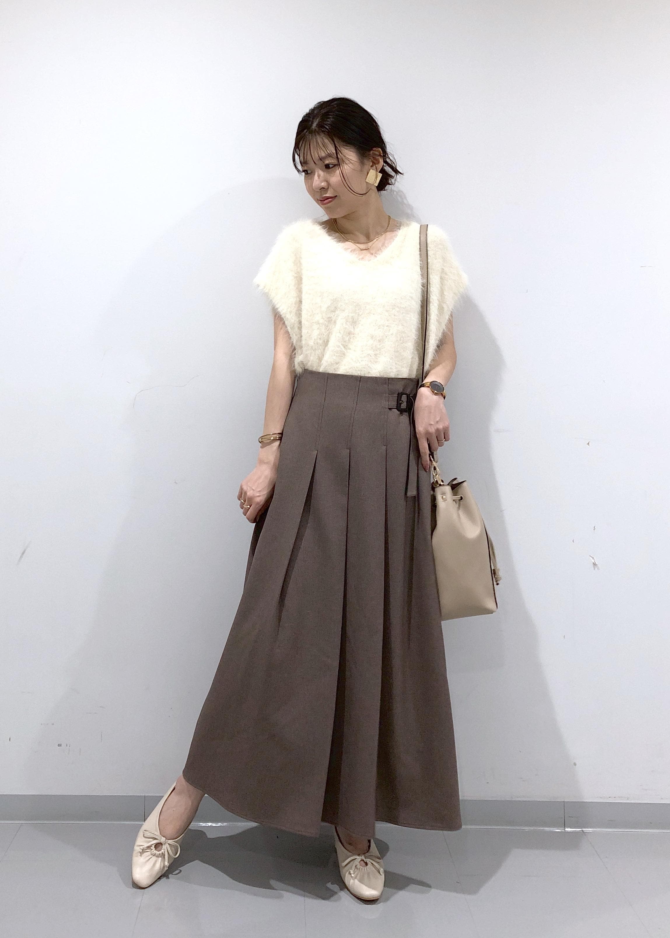 ROPE' PICNICのシャギーニットベストを使ったコーディネートを紹介します。｜Rakuten Fashion(楽天ファッション／旧楽天ブランドアベニュー)6142388