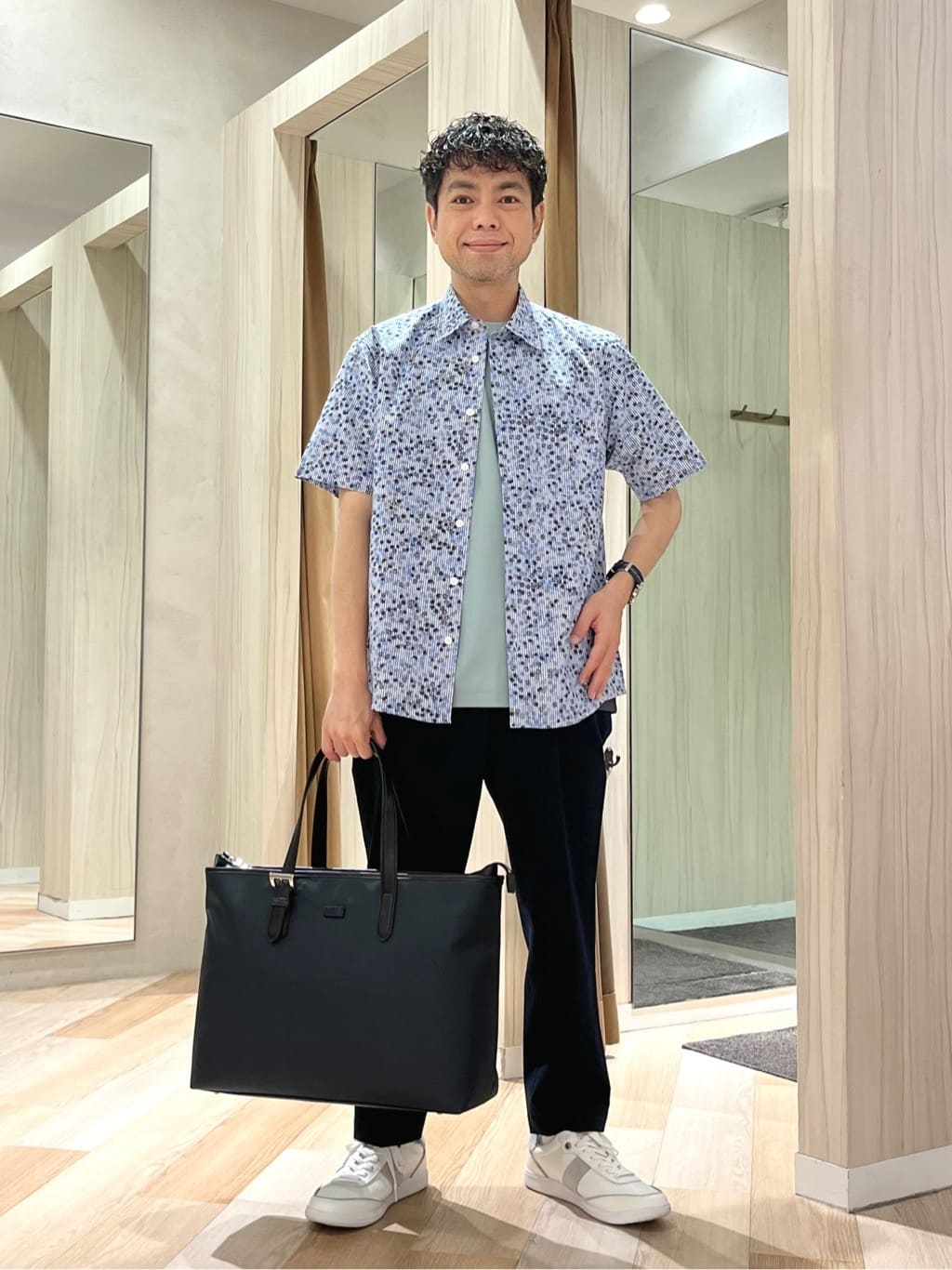 TAKEO KIKUCHIのサッカーストライプ サイドゴアウエスト 8分丈 パンツを使ったコーディネートを紹介します。｜Rakuten Fashion(楽天ファッション／旧楽天ブランドアベニュー)6033598