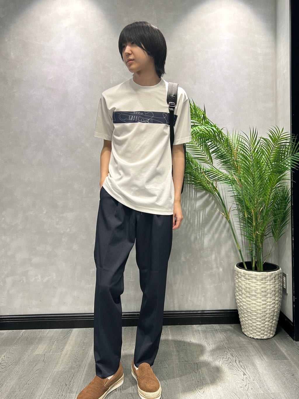 TAKEO KIKUCHIのバープリントポンチTシャツを使ったコーディネートを紹介します。｜Rakuten Fashion(楽天ファッション／旧楽天ブランドアベニュー)6033998